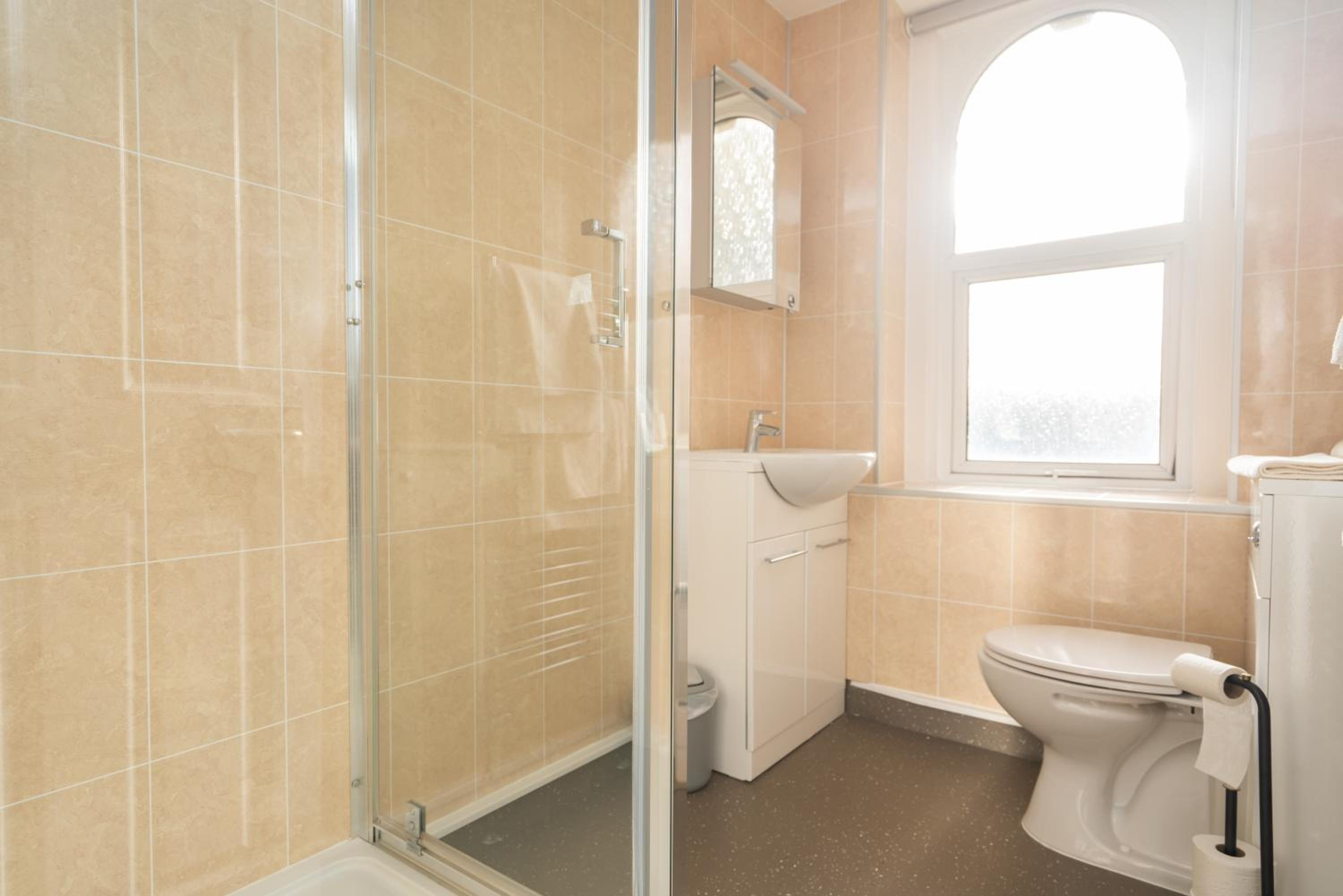 Large Single Room photo 3