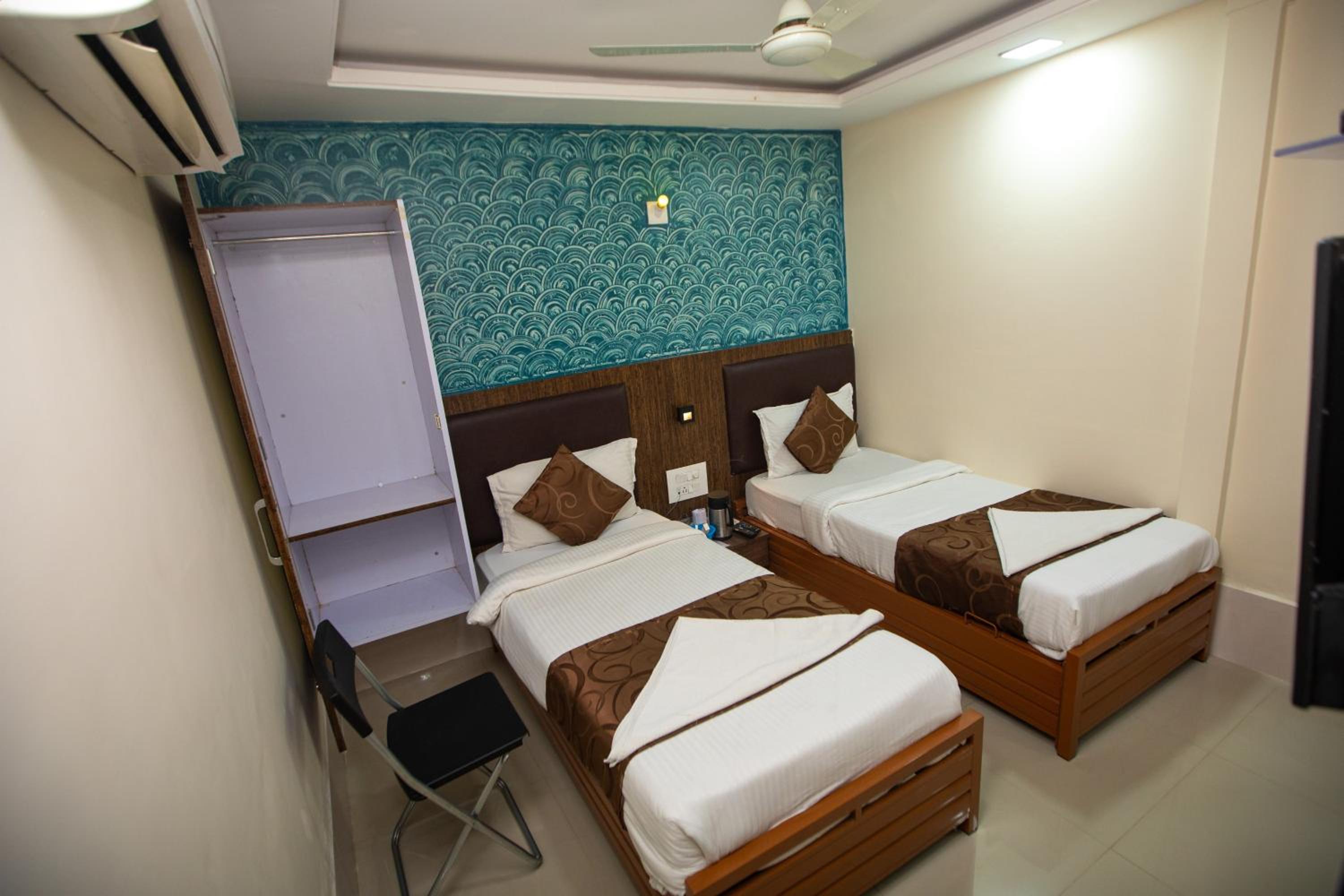 Deluxe Room - Photo 18