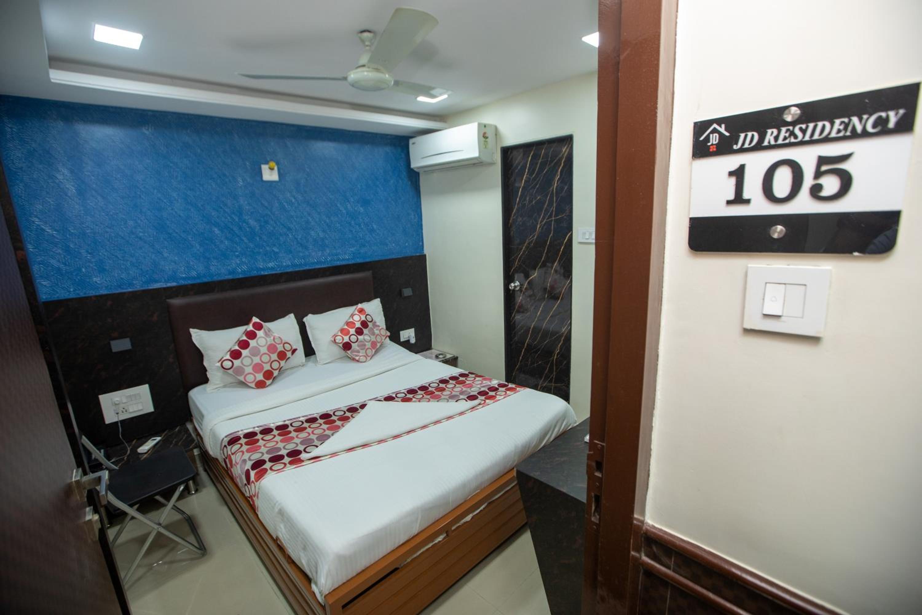 Executive Room - Photo 13