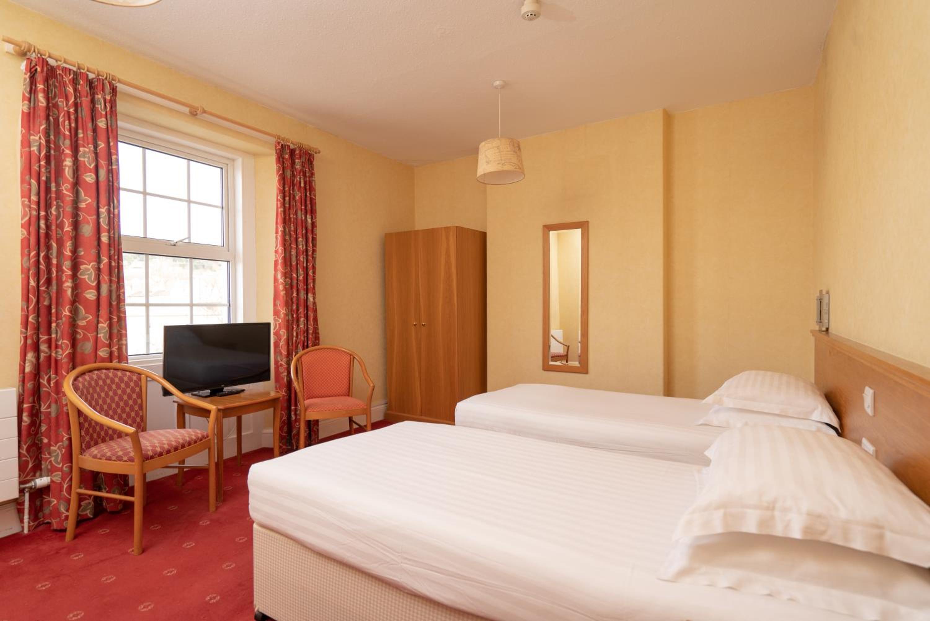 Twin Room - Photo 1