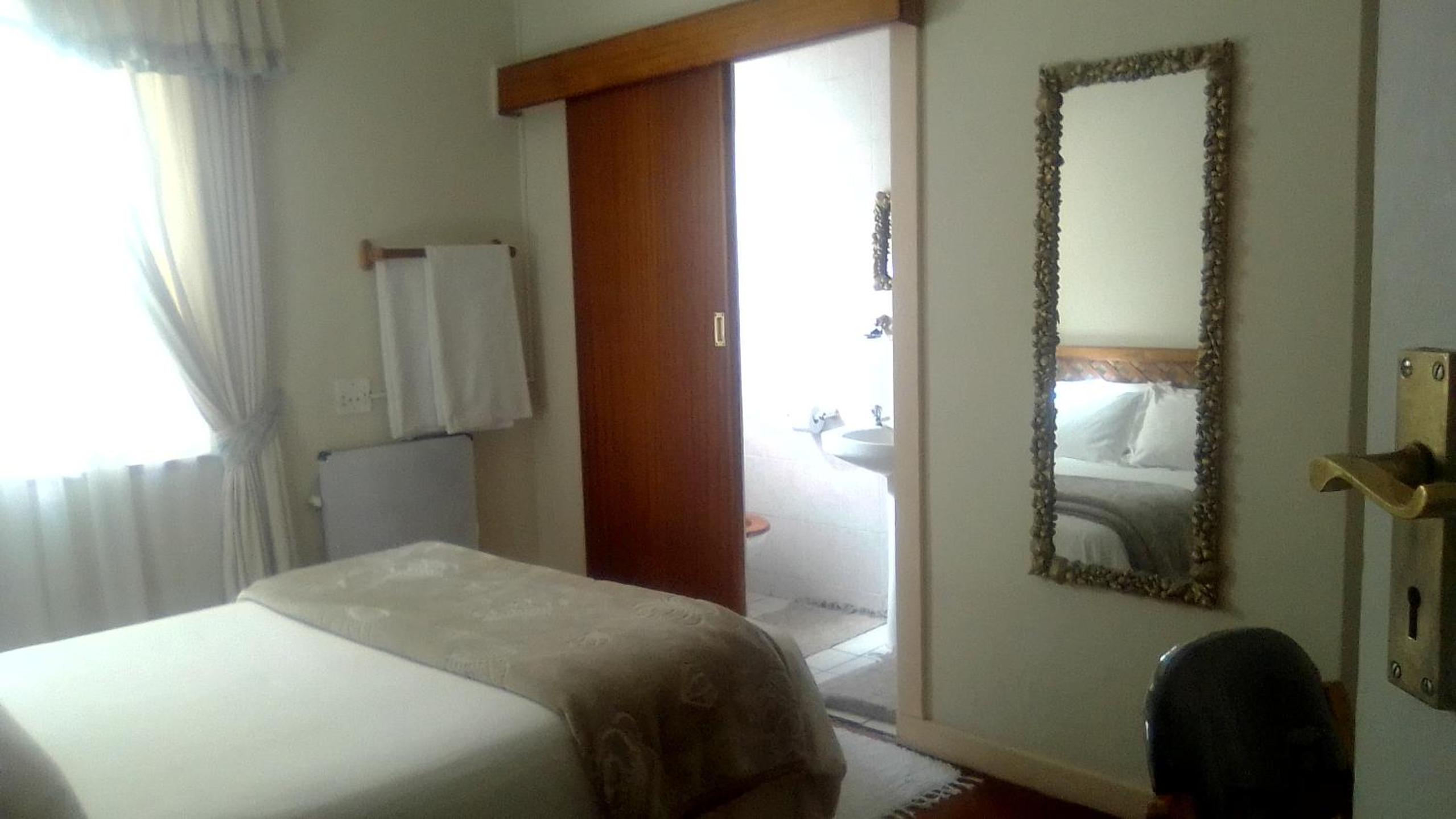 Budget Double Room - Photo 1