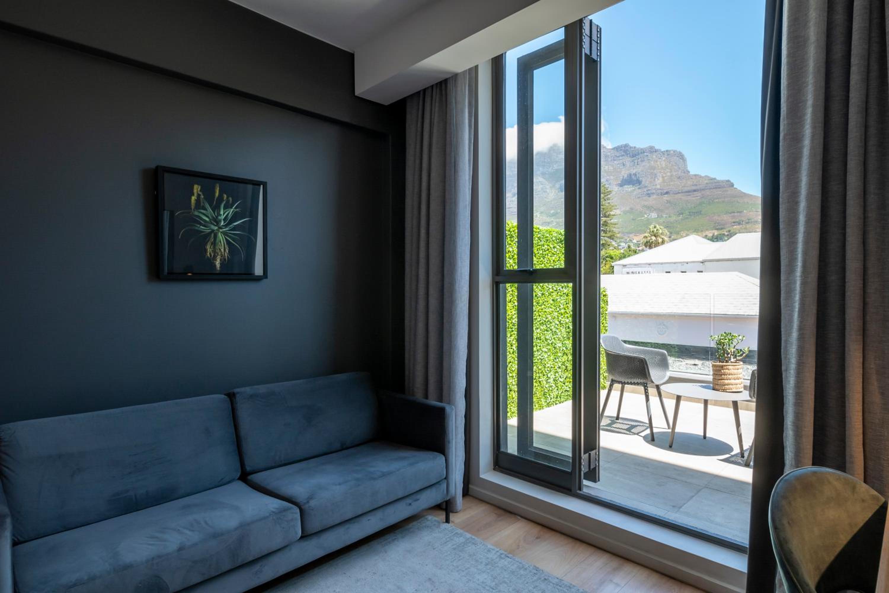 Luxury Suite with Mountain View and Terrace - Photo 14
