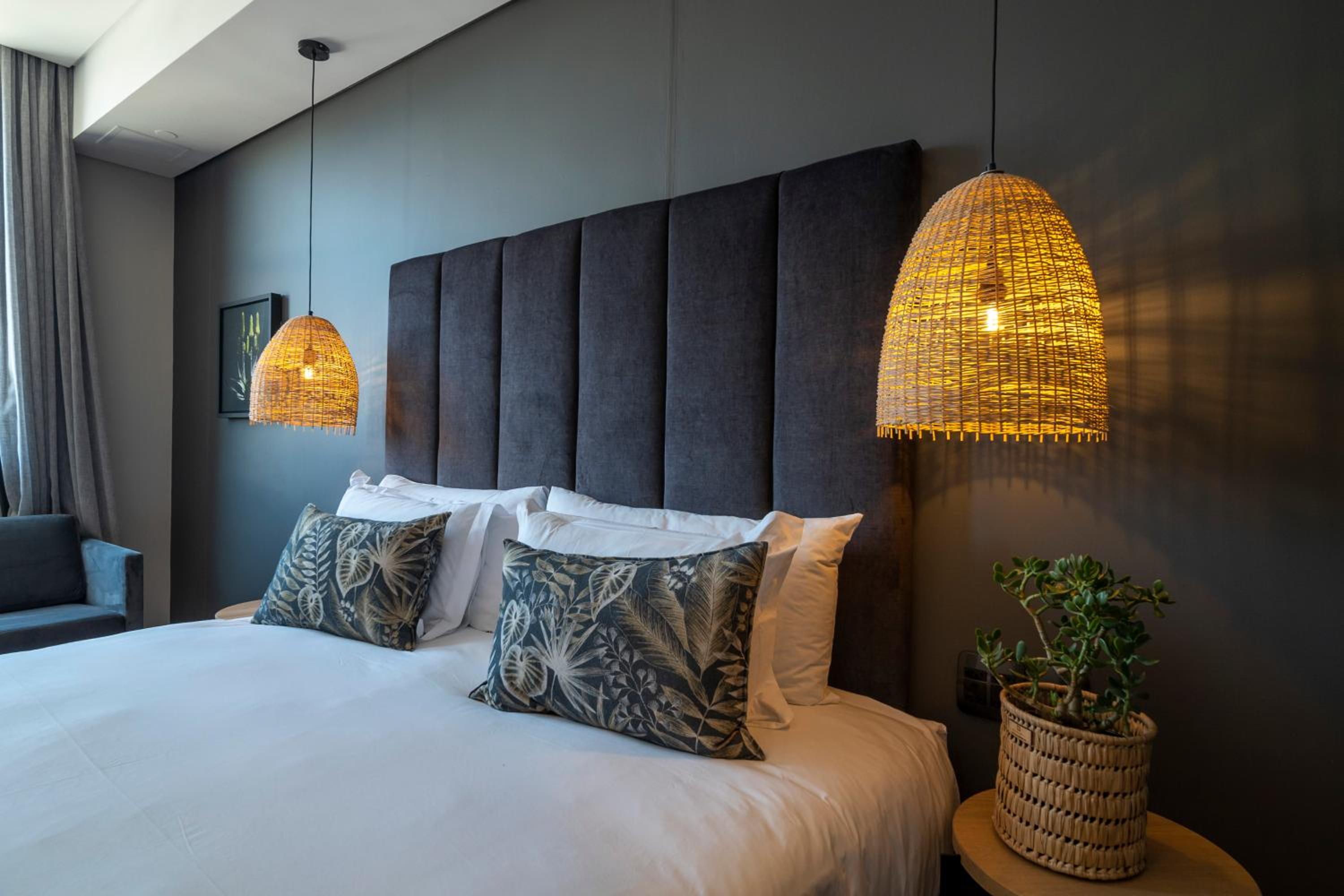 Luxury Suite with City View - Photo 8