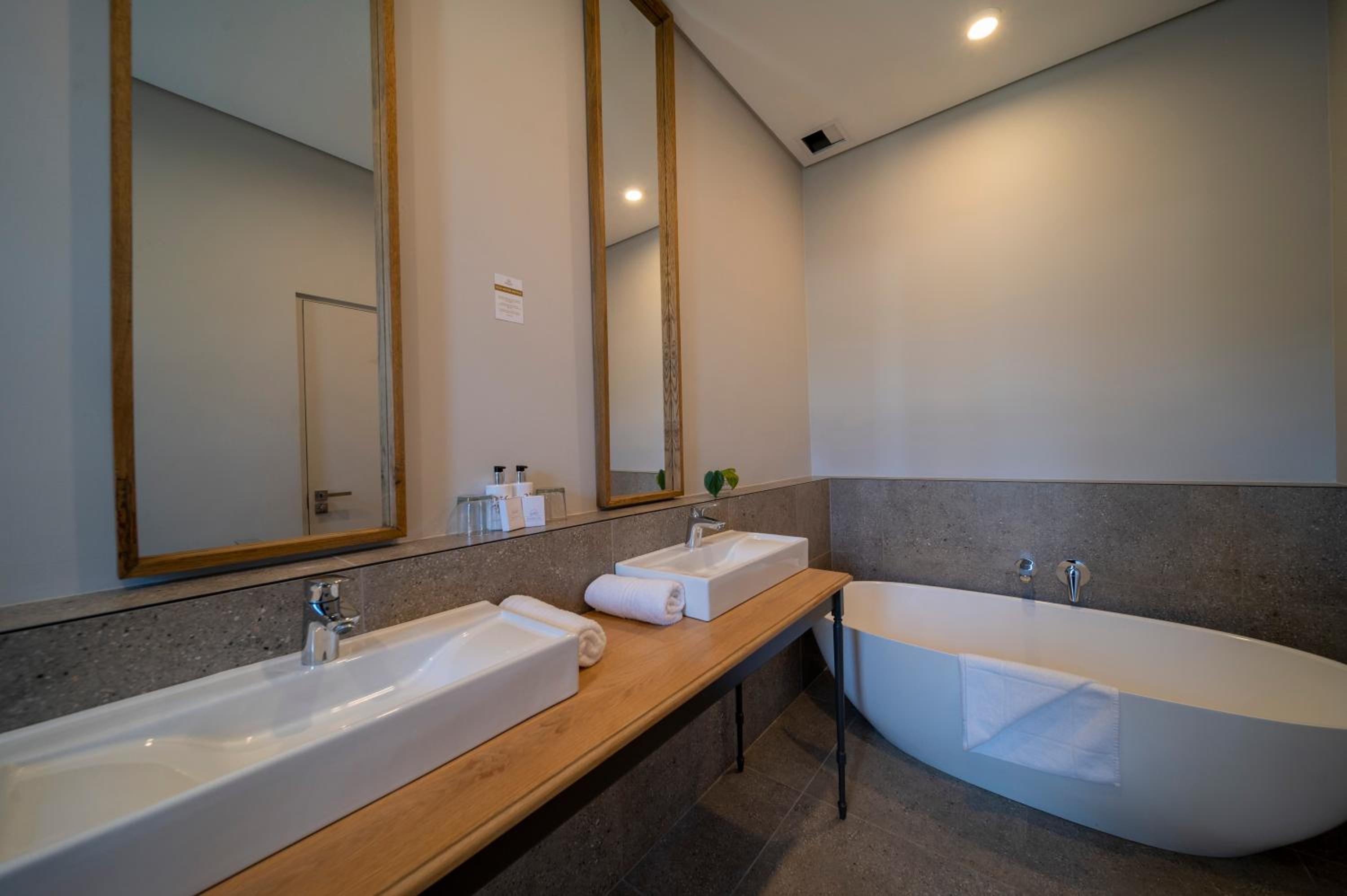 Penthouse Suite - Photo 5