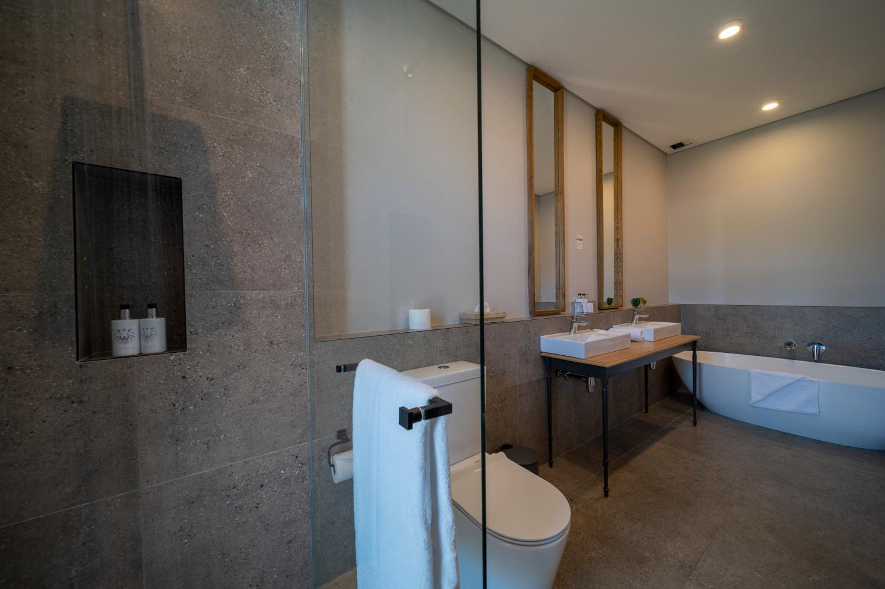 Penthouse Suite - Photo 16