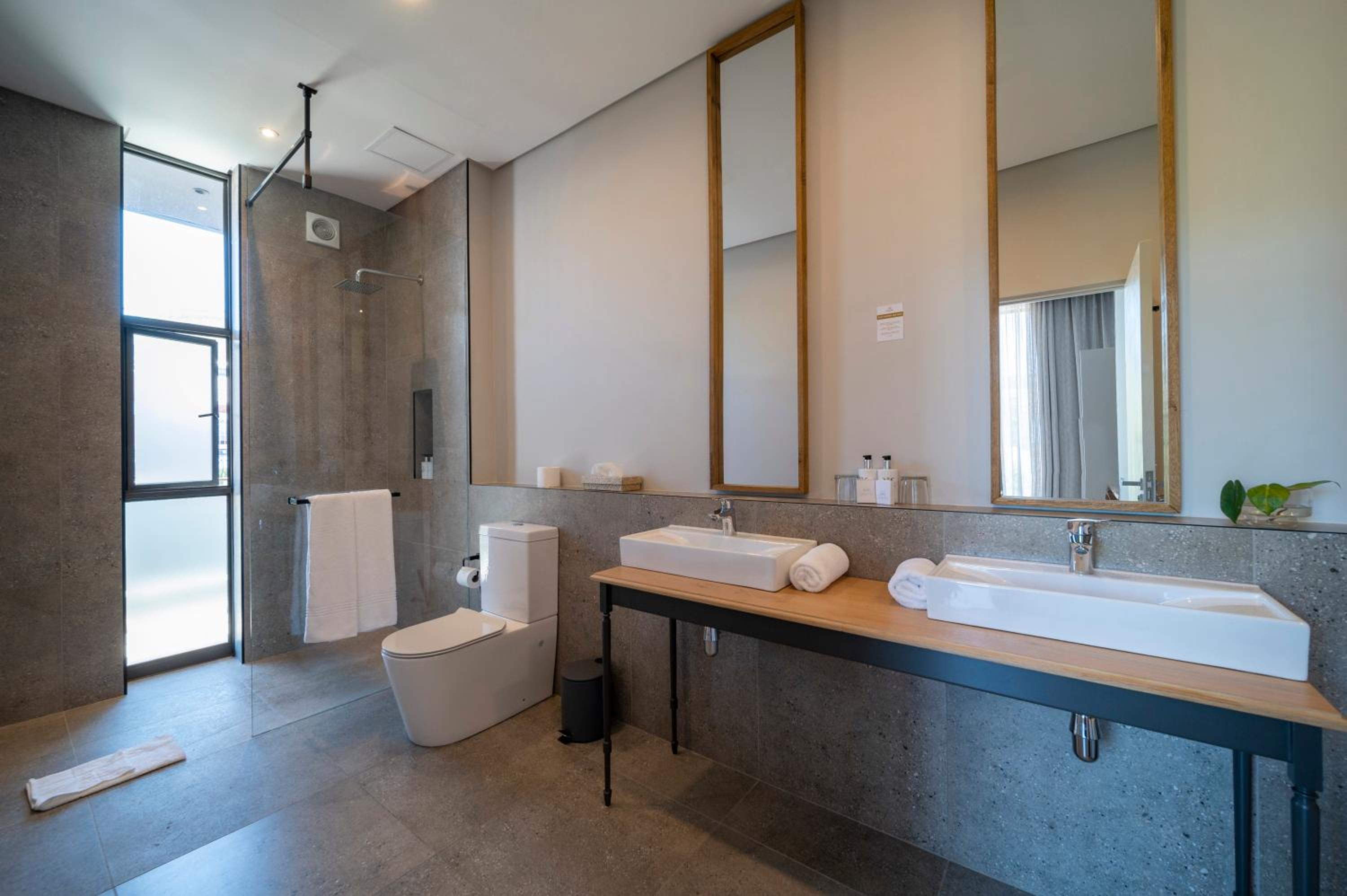 Penthouse Suite - Photo 12