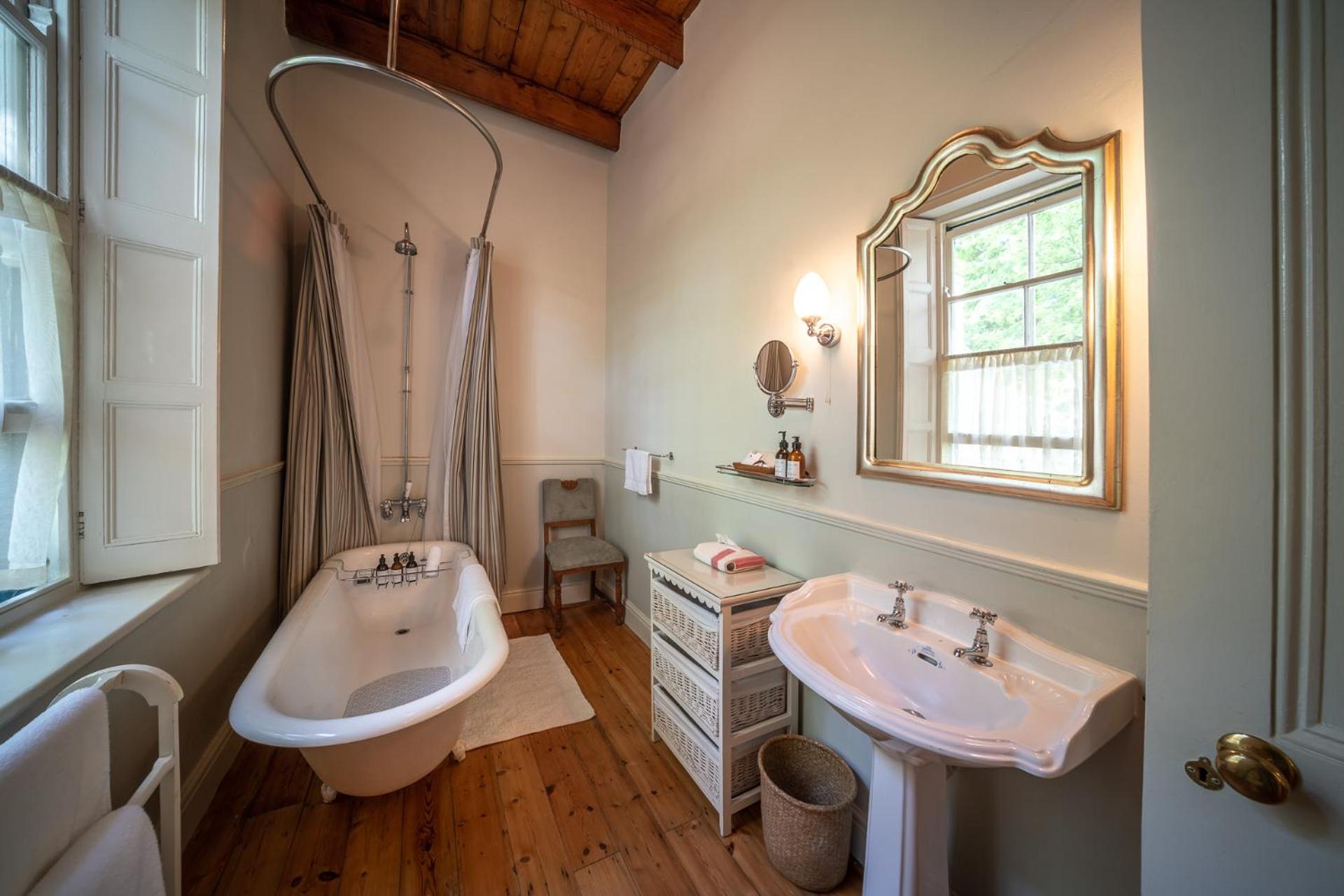 Luxury Double or Twin Room photo 2
