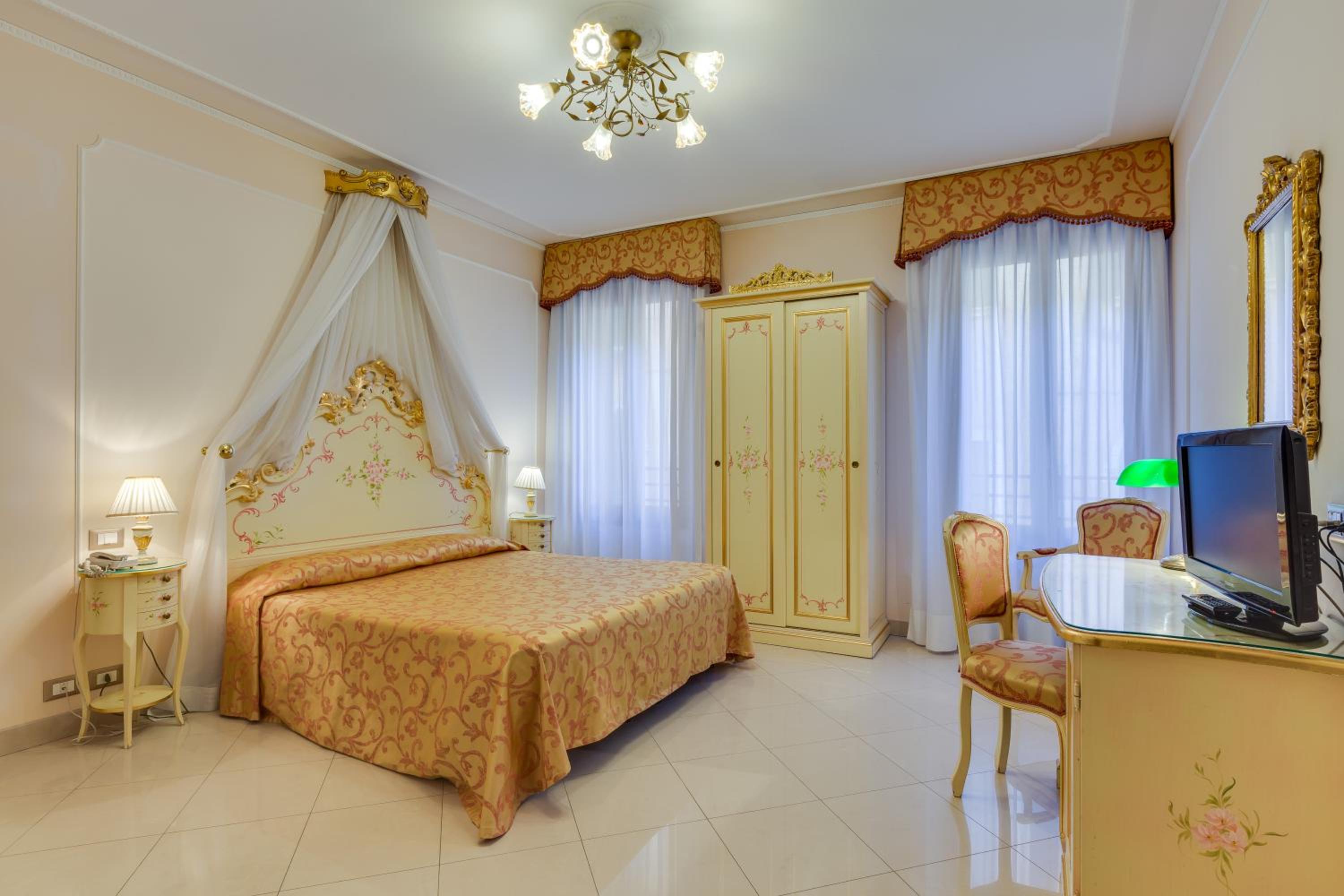 Superior Double or Twin Room photo 1