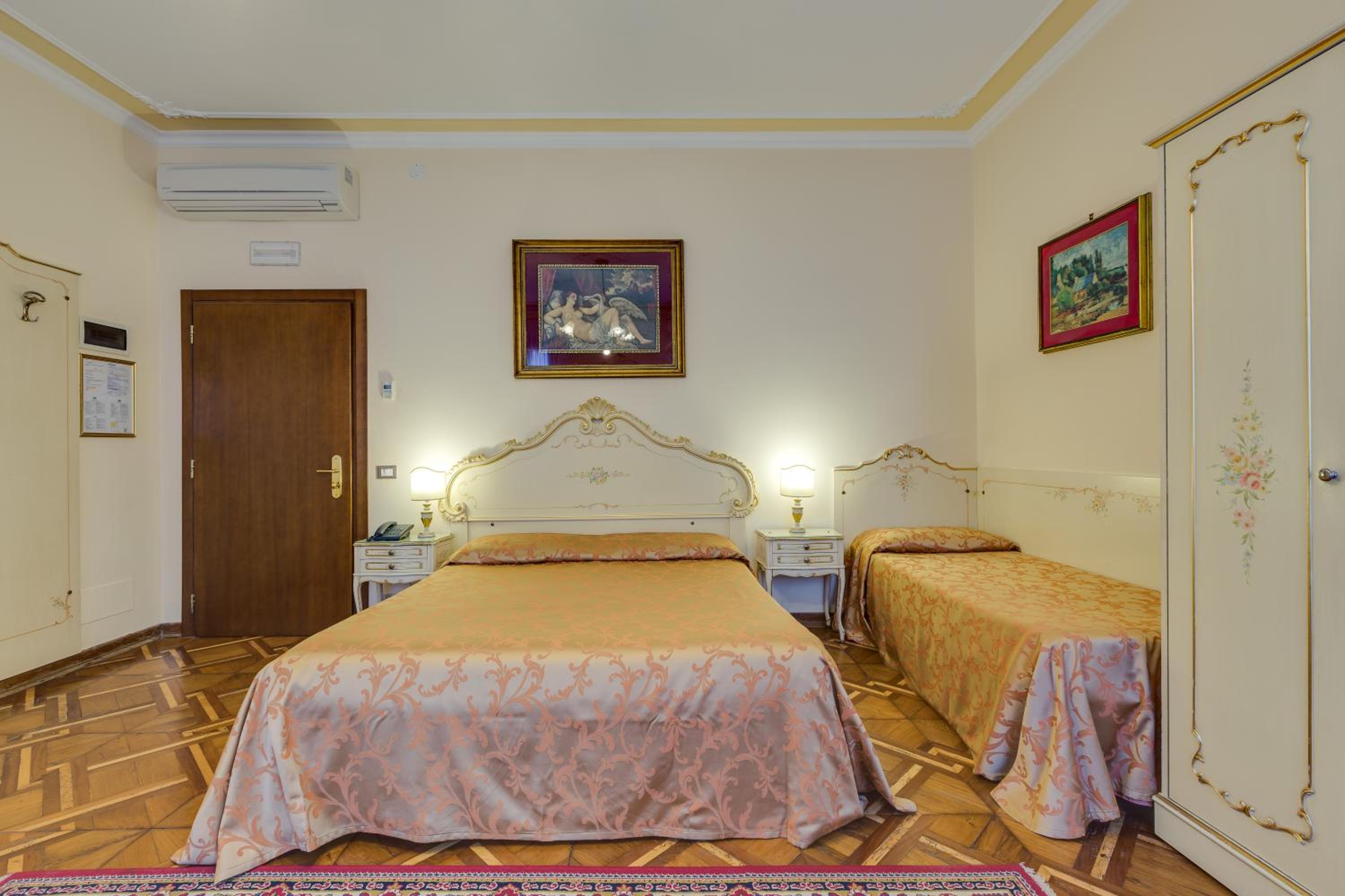 Superior Triple Room photo 3