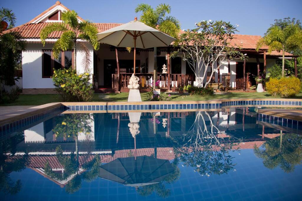 Villa photo 2