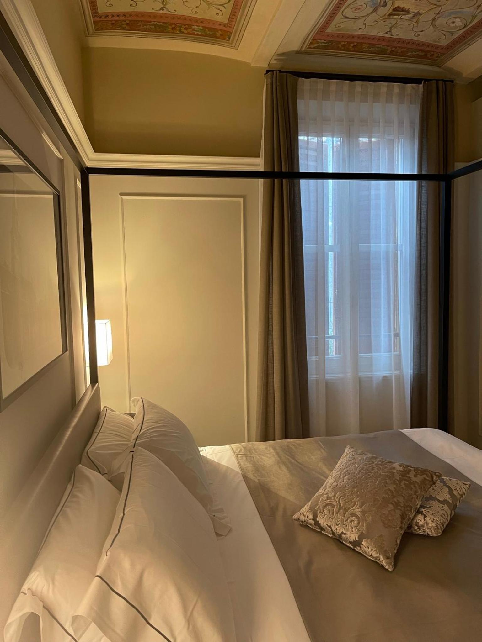 Double Room - Photo 6