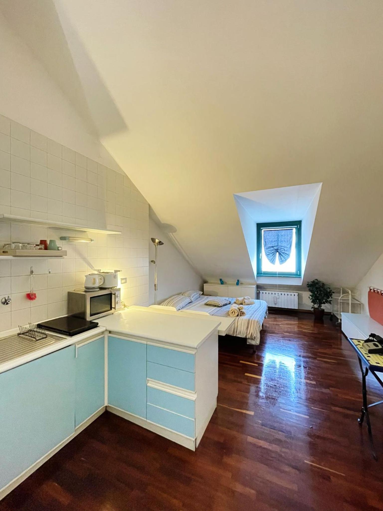 One-Bedroom Apartment - Photo 3