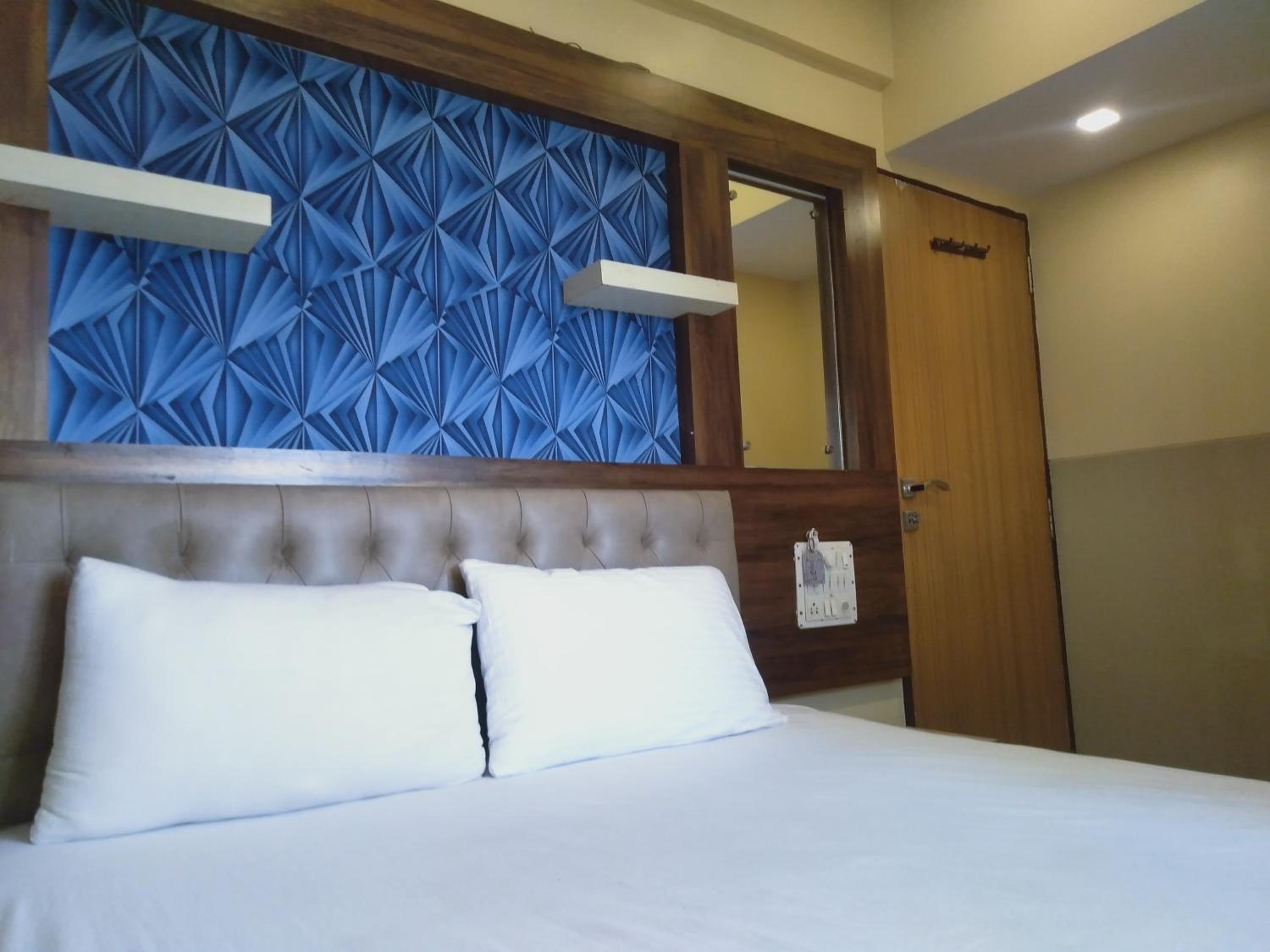 Standard Double Room photo 3