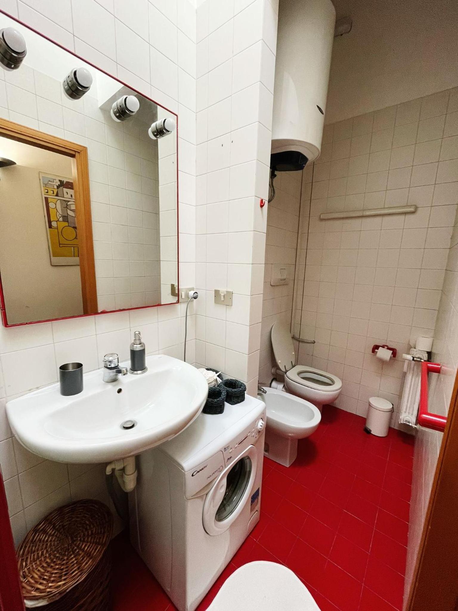 One-Bedroom Apartment - Photo 9