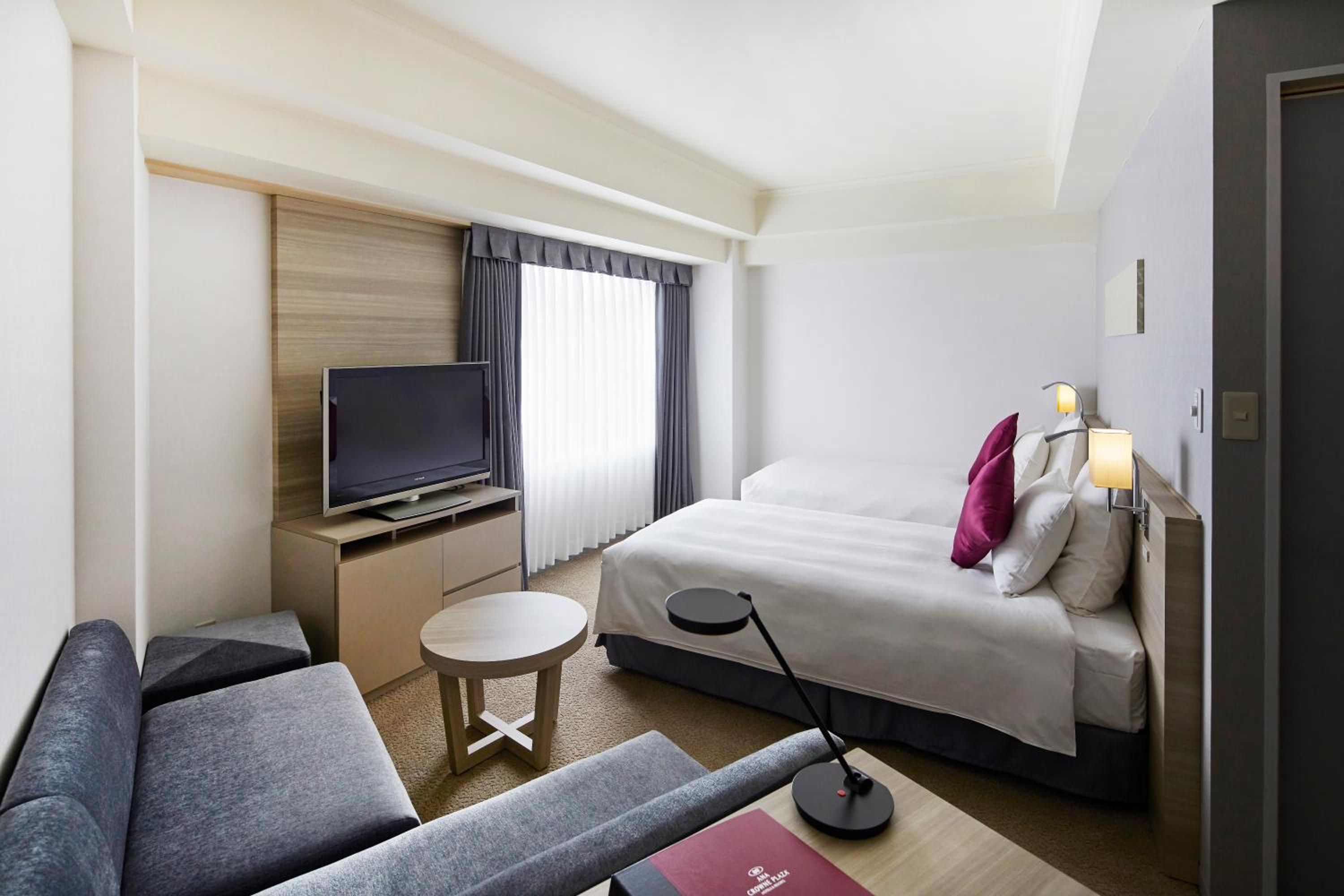 Premium Twin Room - Photo 4
