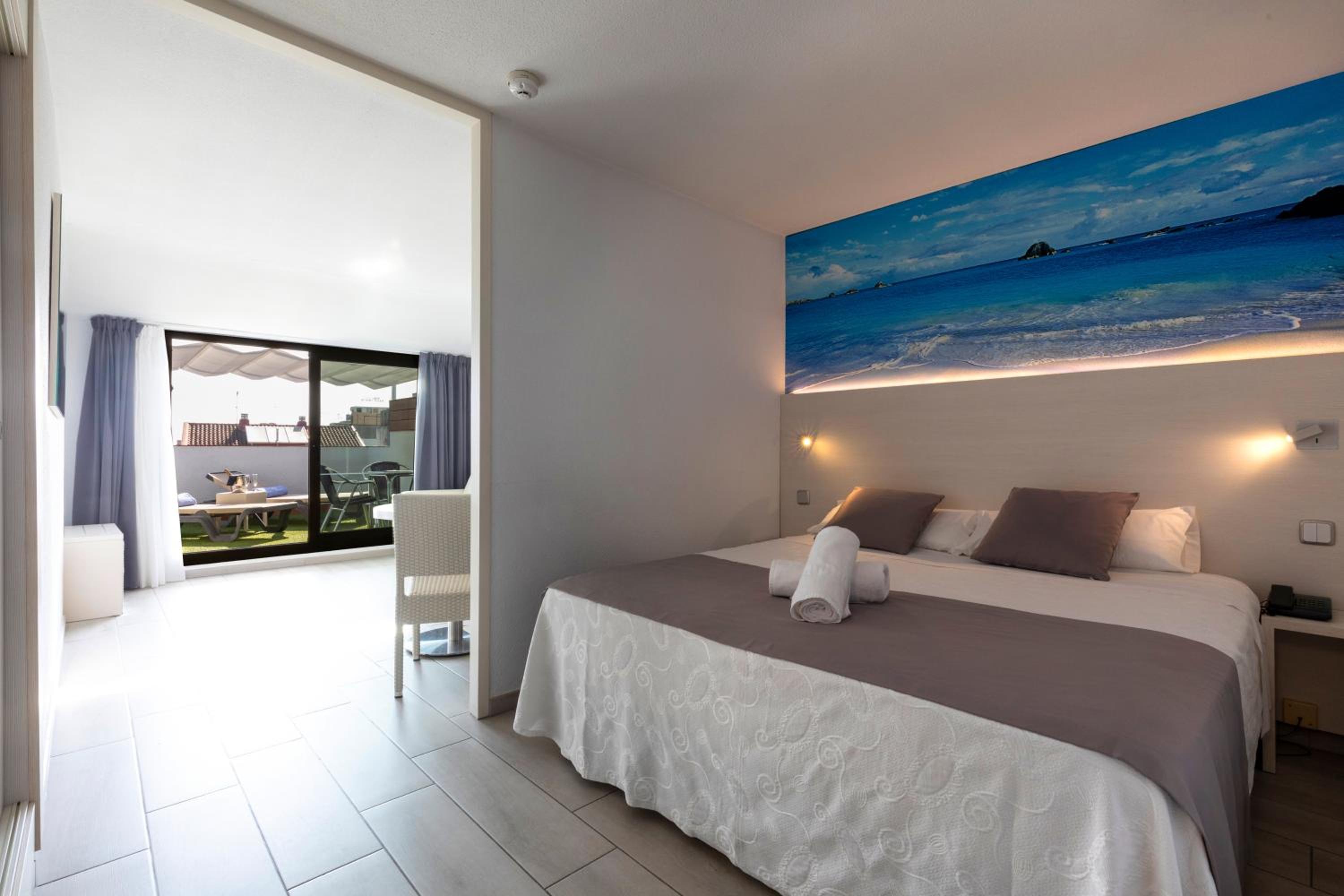 Superior Junior Suite with Pool View - Photo 1