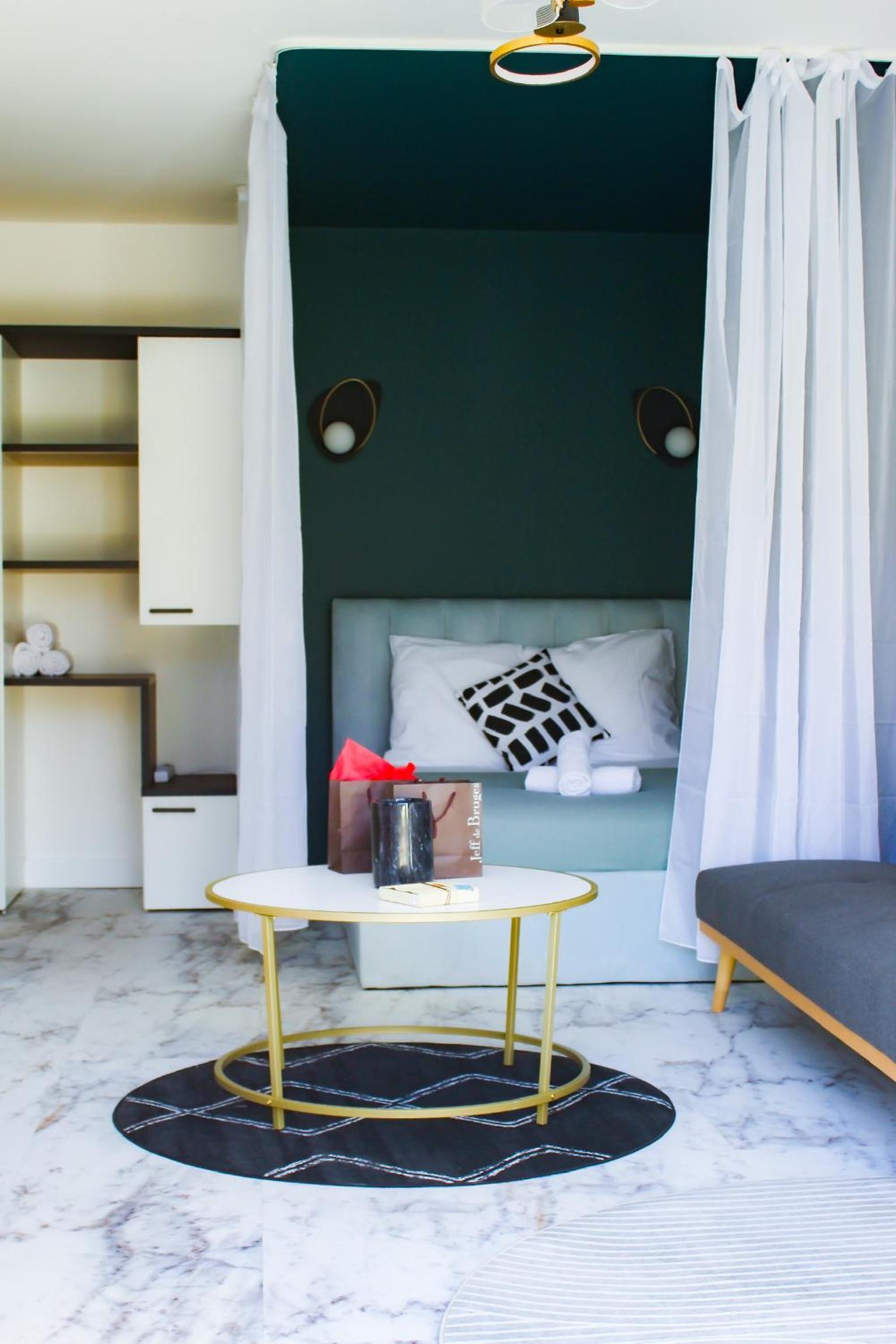 One-Bedroom Apartment - Photo 17