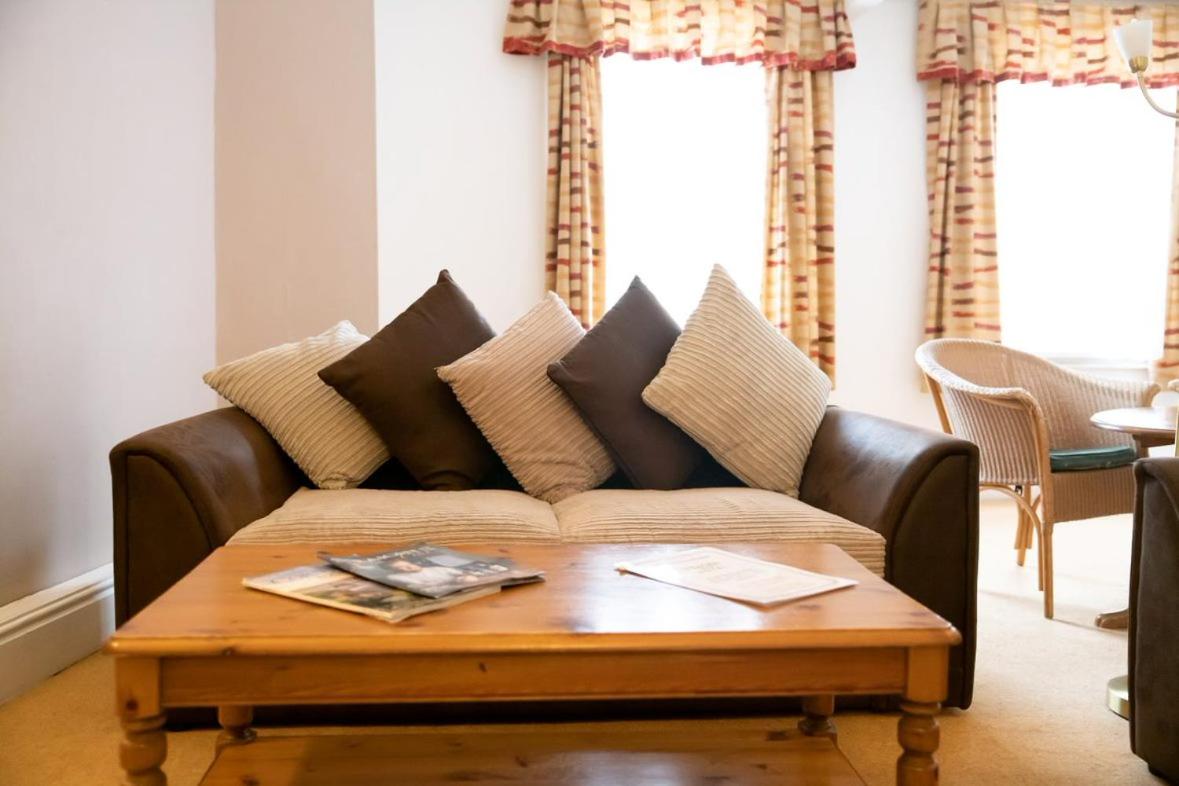 Family Room - Photo 1