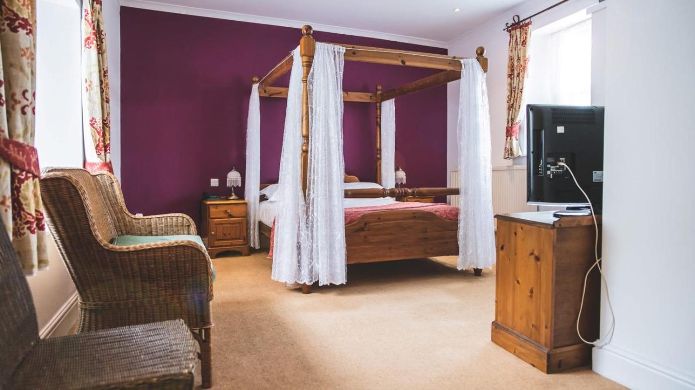 Four Poster Bed Suite - Photo 1