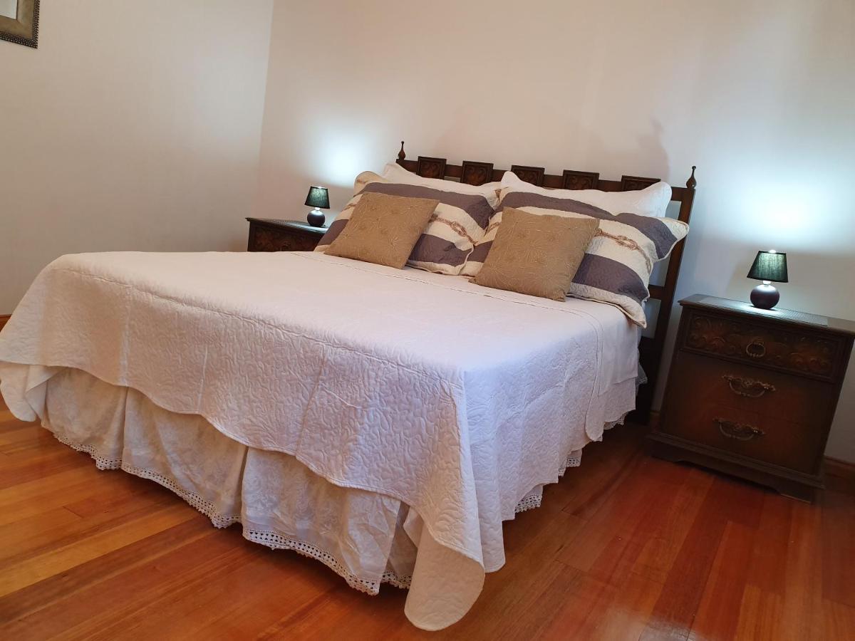 Six-Bedroom House photo 1