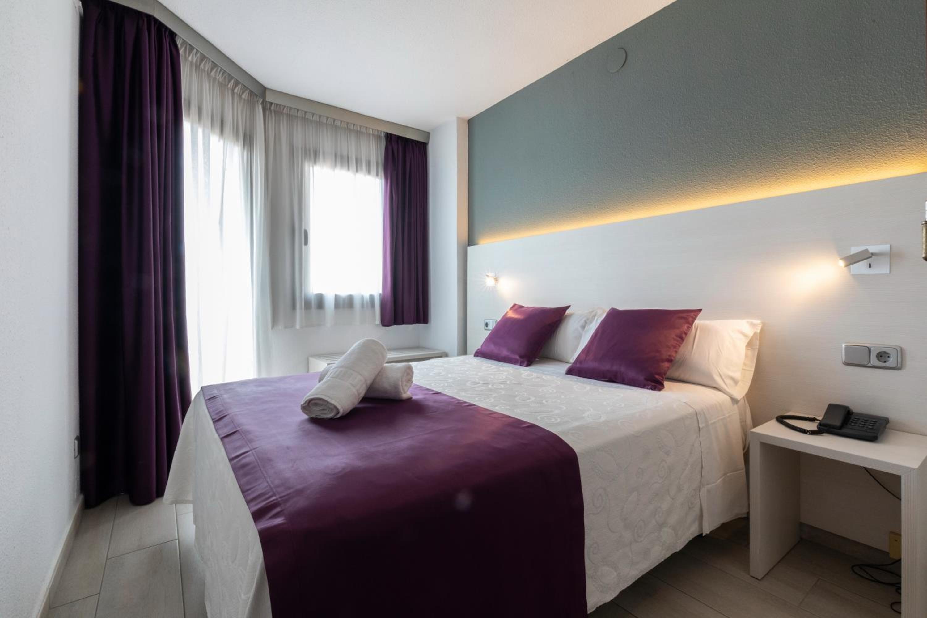 One-Bedroom Apartment - Photo 1