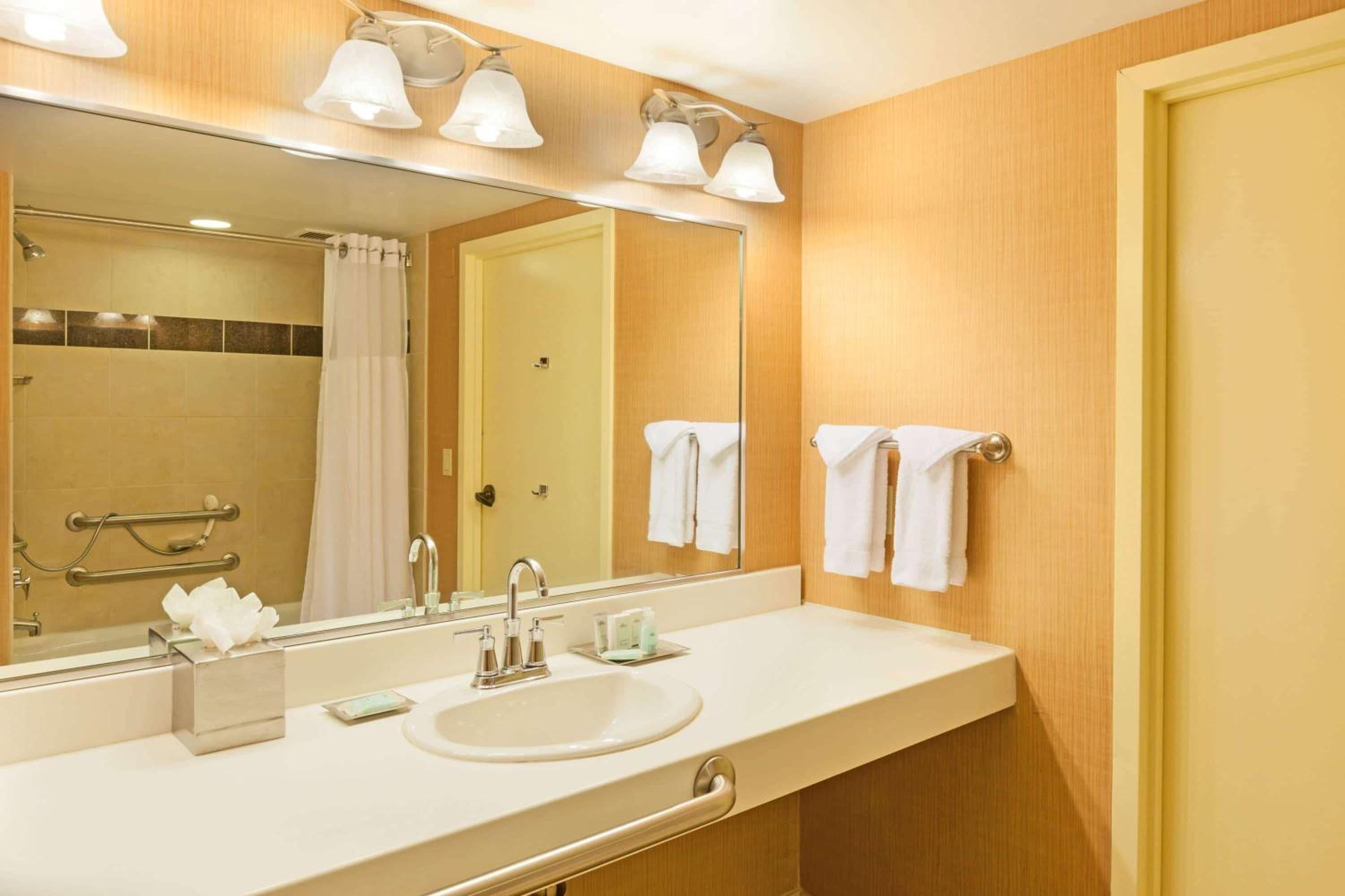 King Room - Disability Access - Photo 12