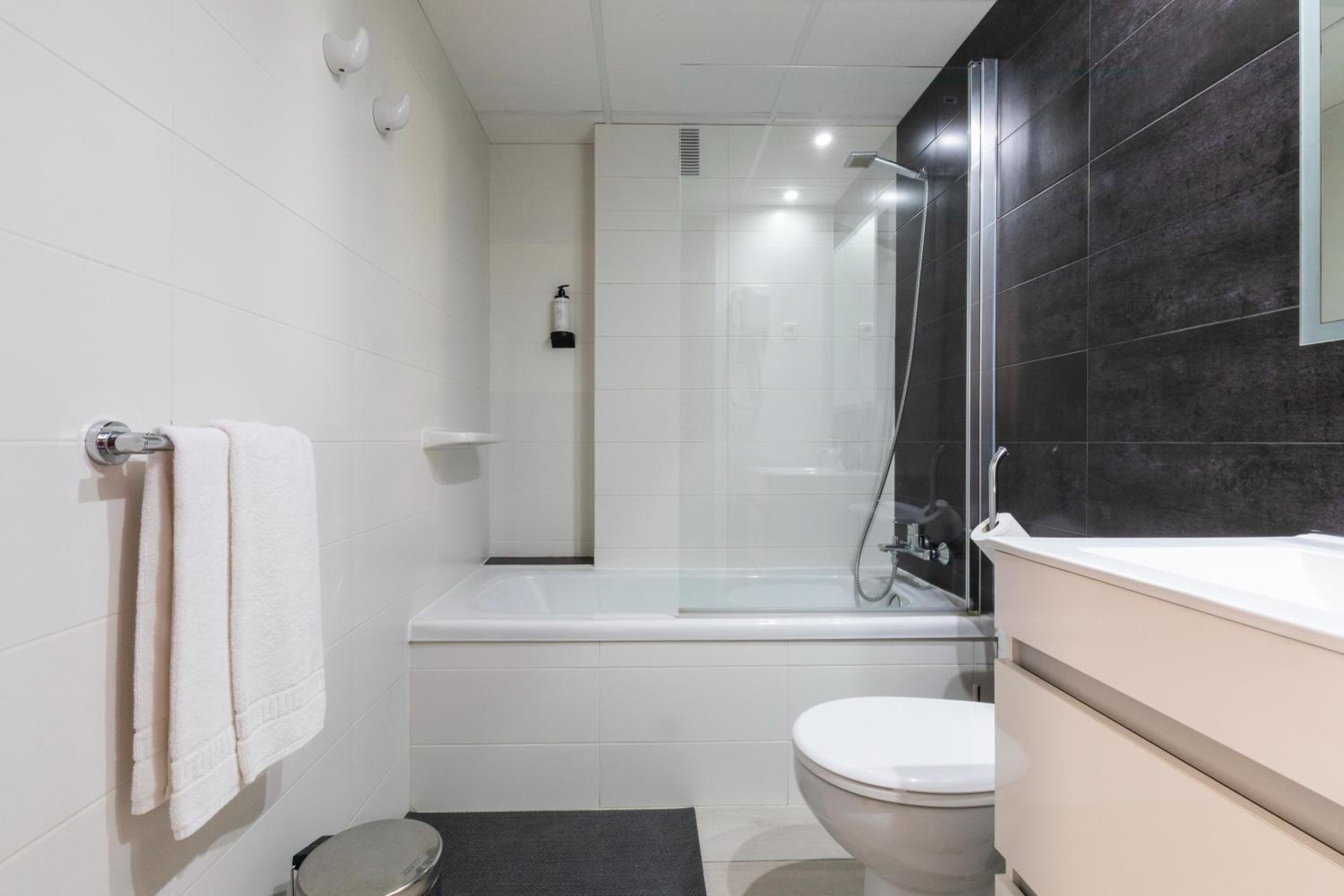 Two-Bedroom Apartment - Photo 4