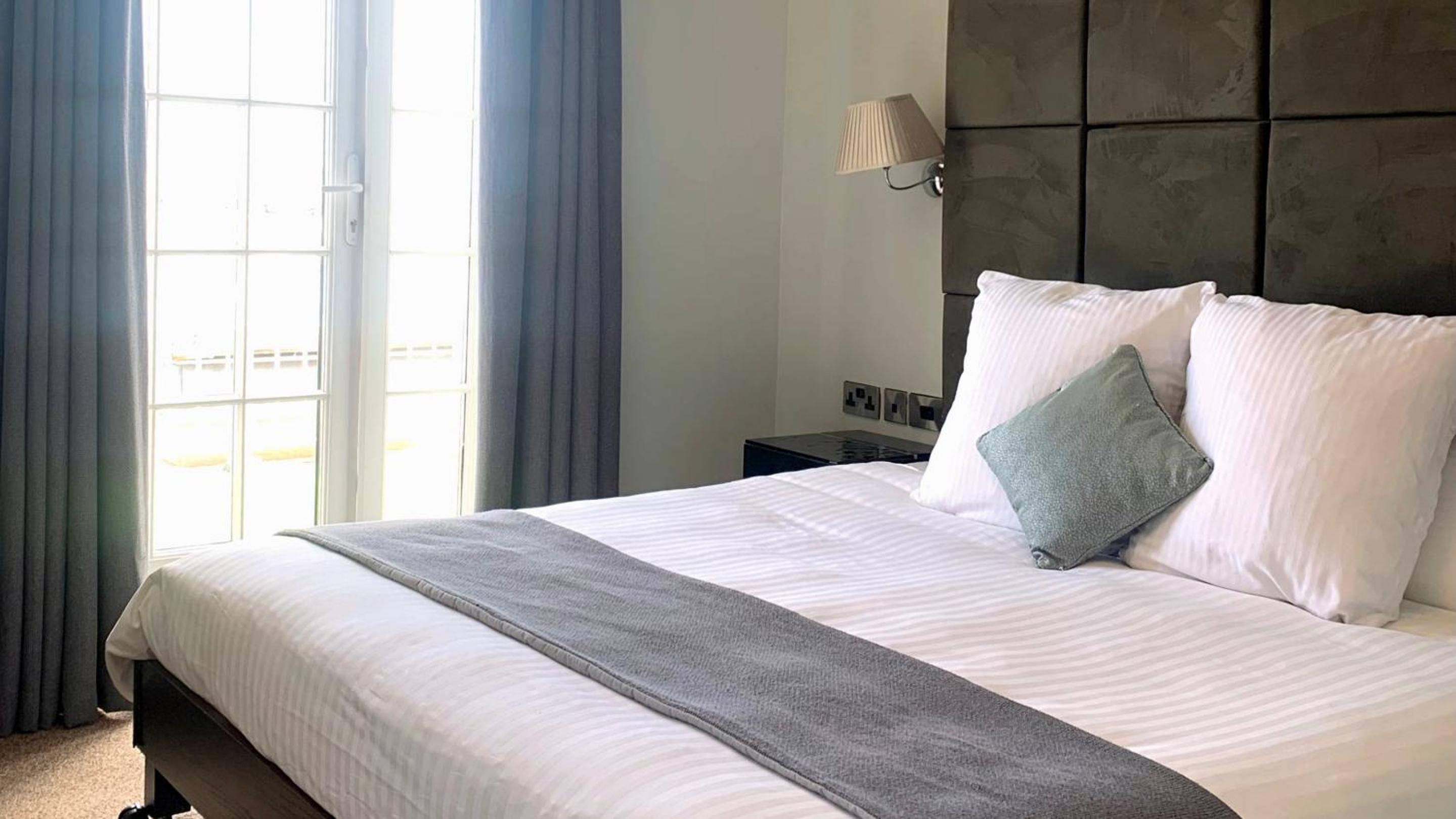 Double Room with Balcony and Sea View - Photo 1