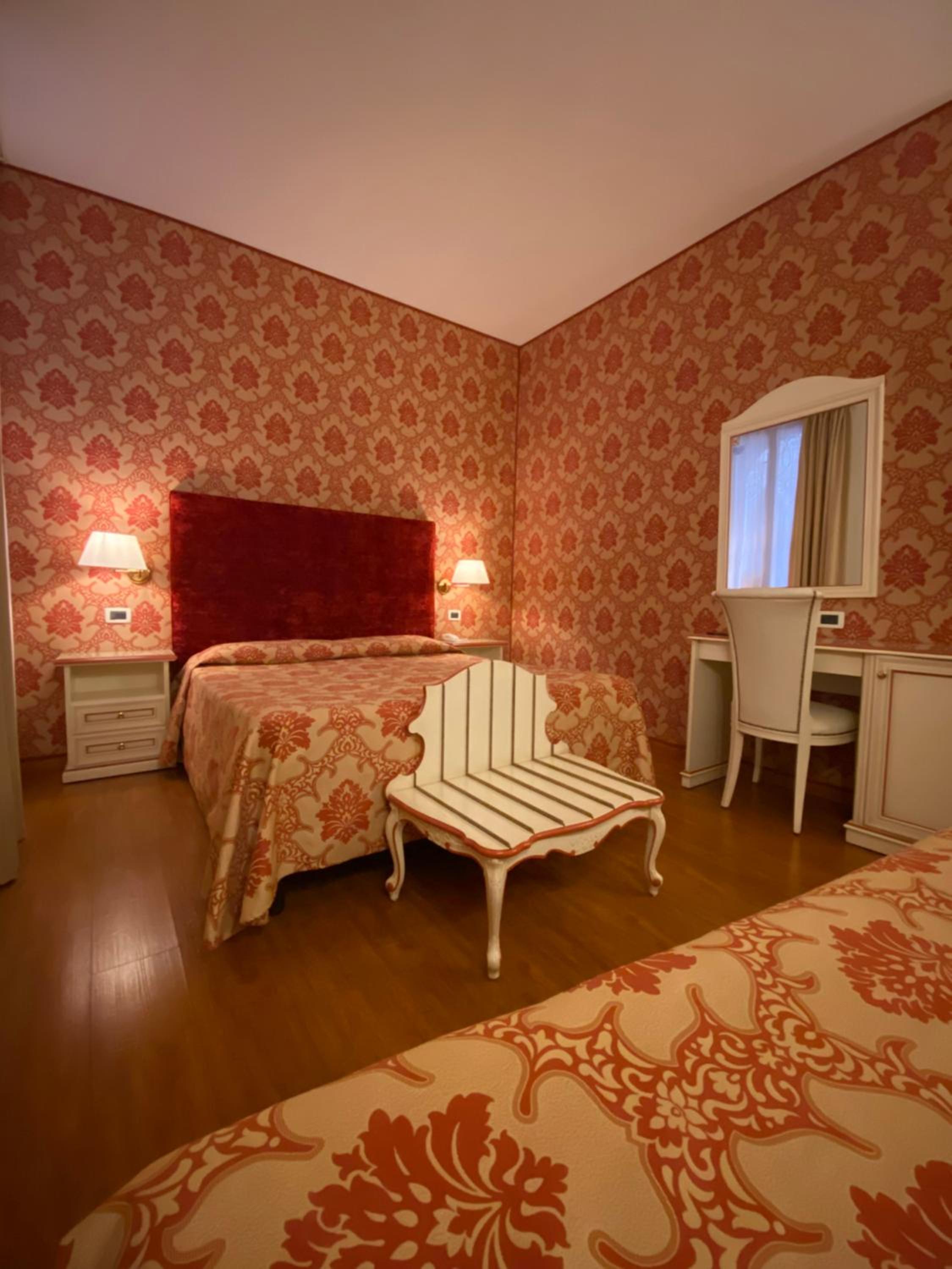 Basic Triple Room photo 3