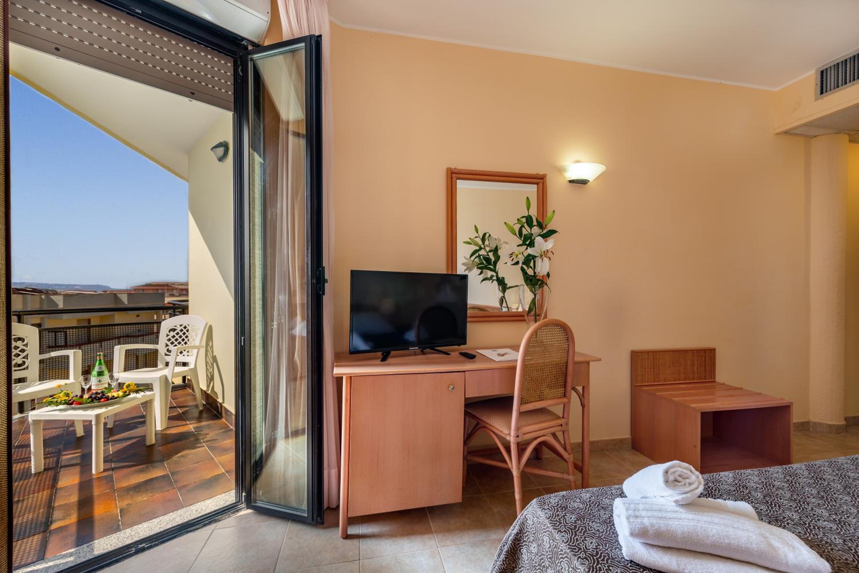 Standard Doppel- oder Zweibettzimmer mit Balkon