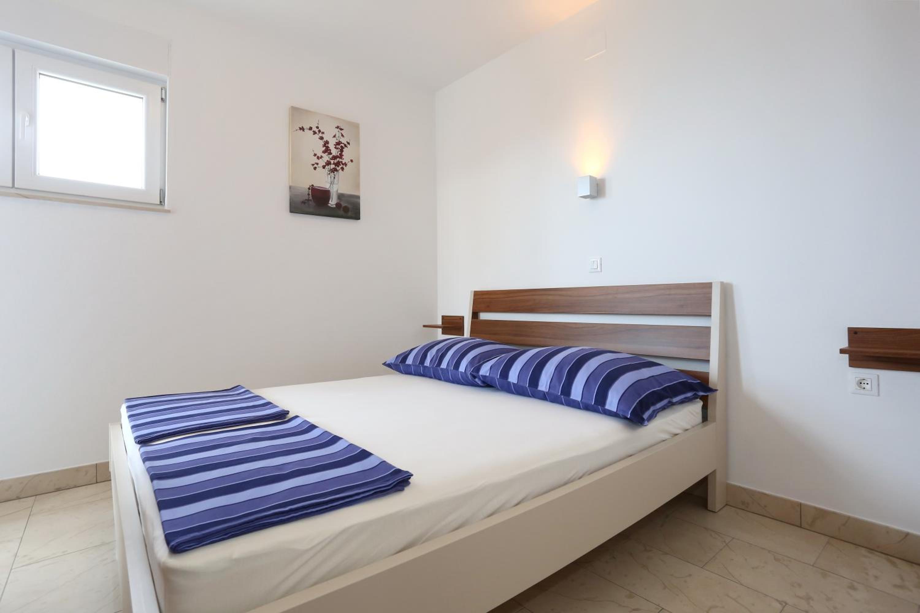 Appartamento con 1 Camera da Letto, Balcone e Vista Mare - 2° Piano