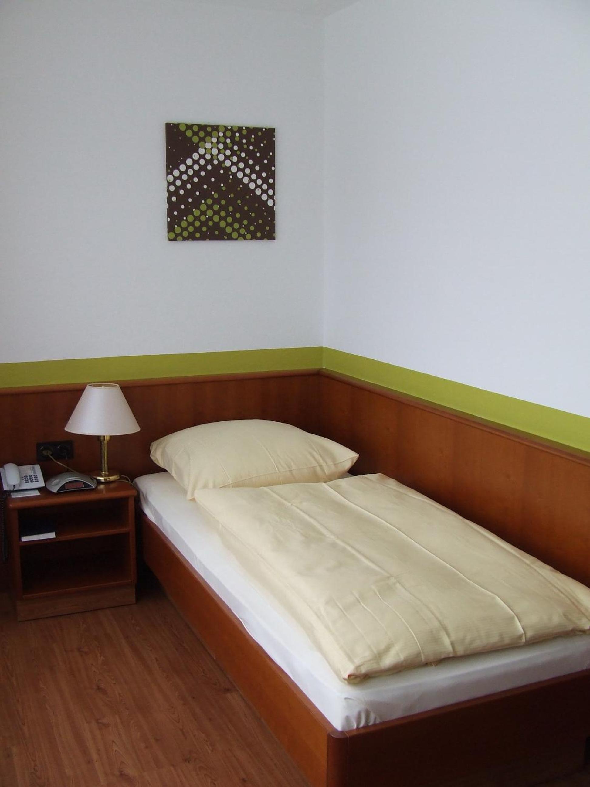 Single Room photo 2