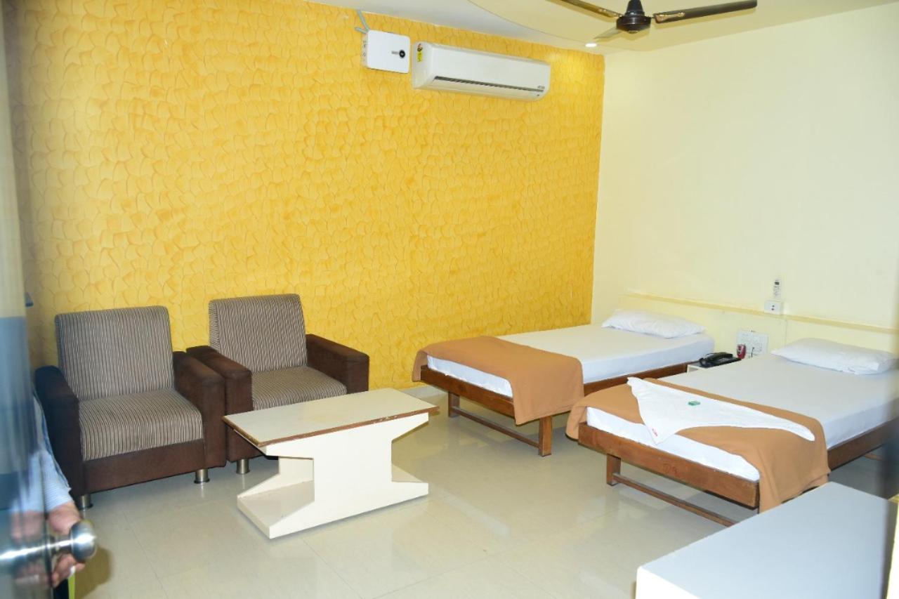 Deluxe Room - Photo 15