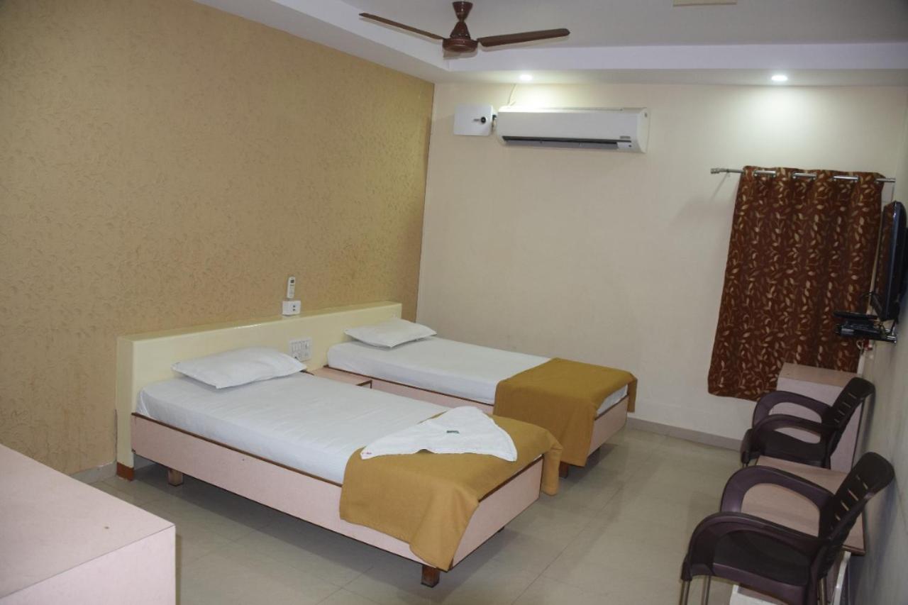 Deluxe Room - Photo 8