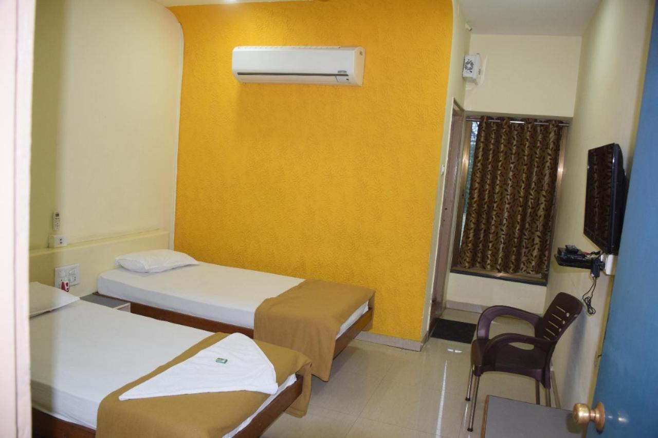 Deluxe Room - Photo 11
