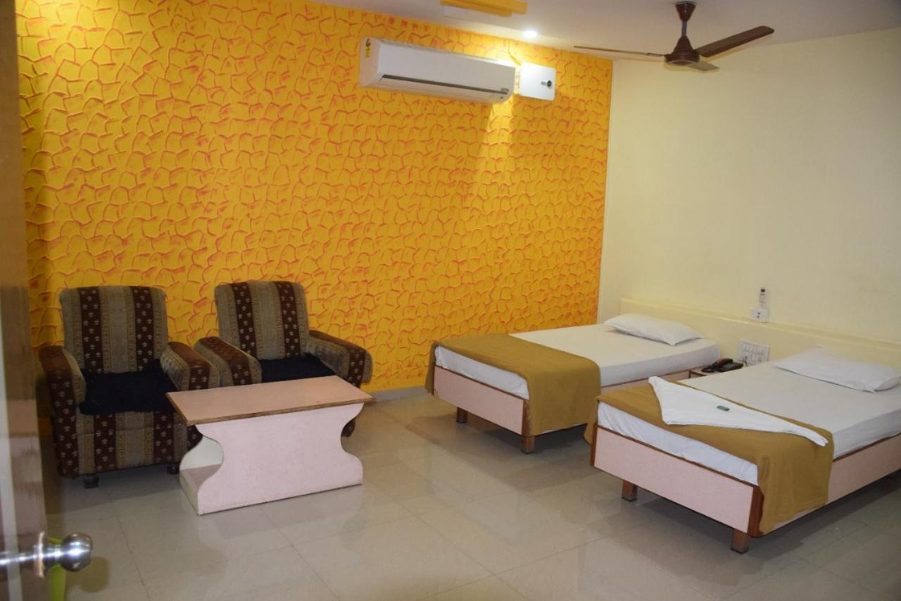 Deluxe Room - Photo 12