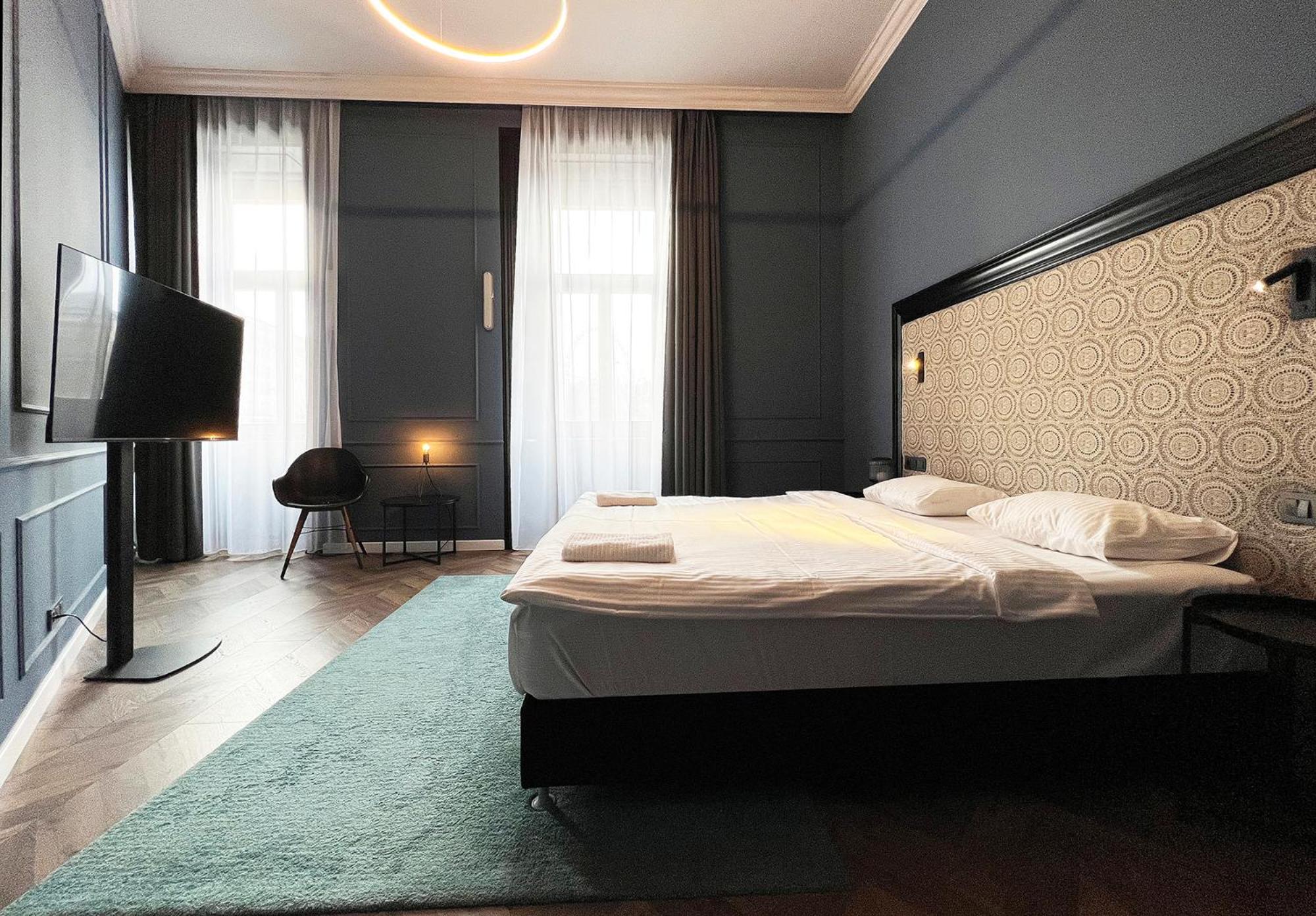 Deluxe Double Room - Photo 7