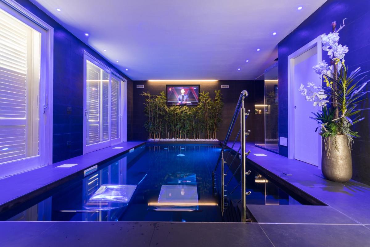 Villa with Private Pool photo 3