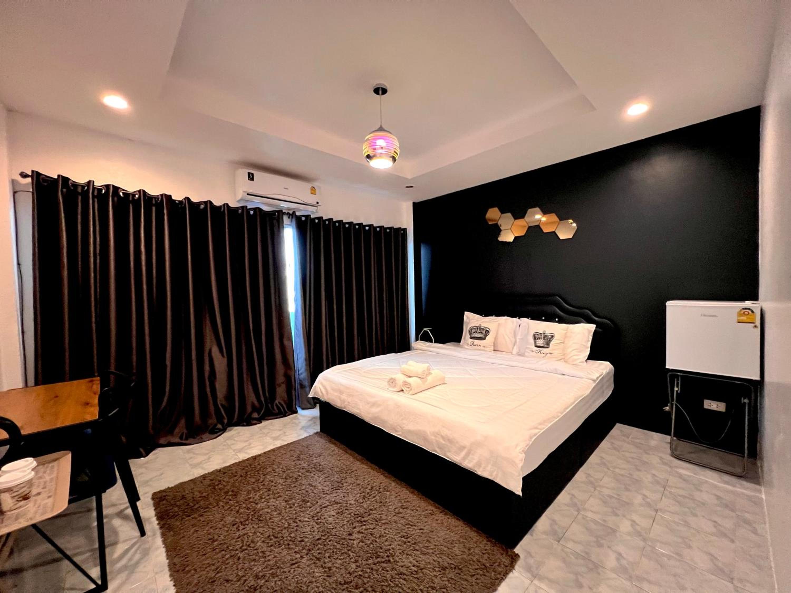 King Room with Balcony photo 1