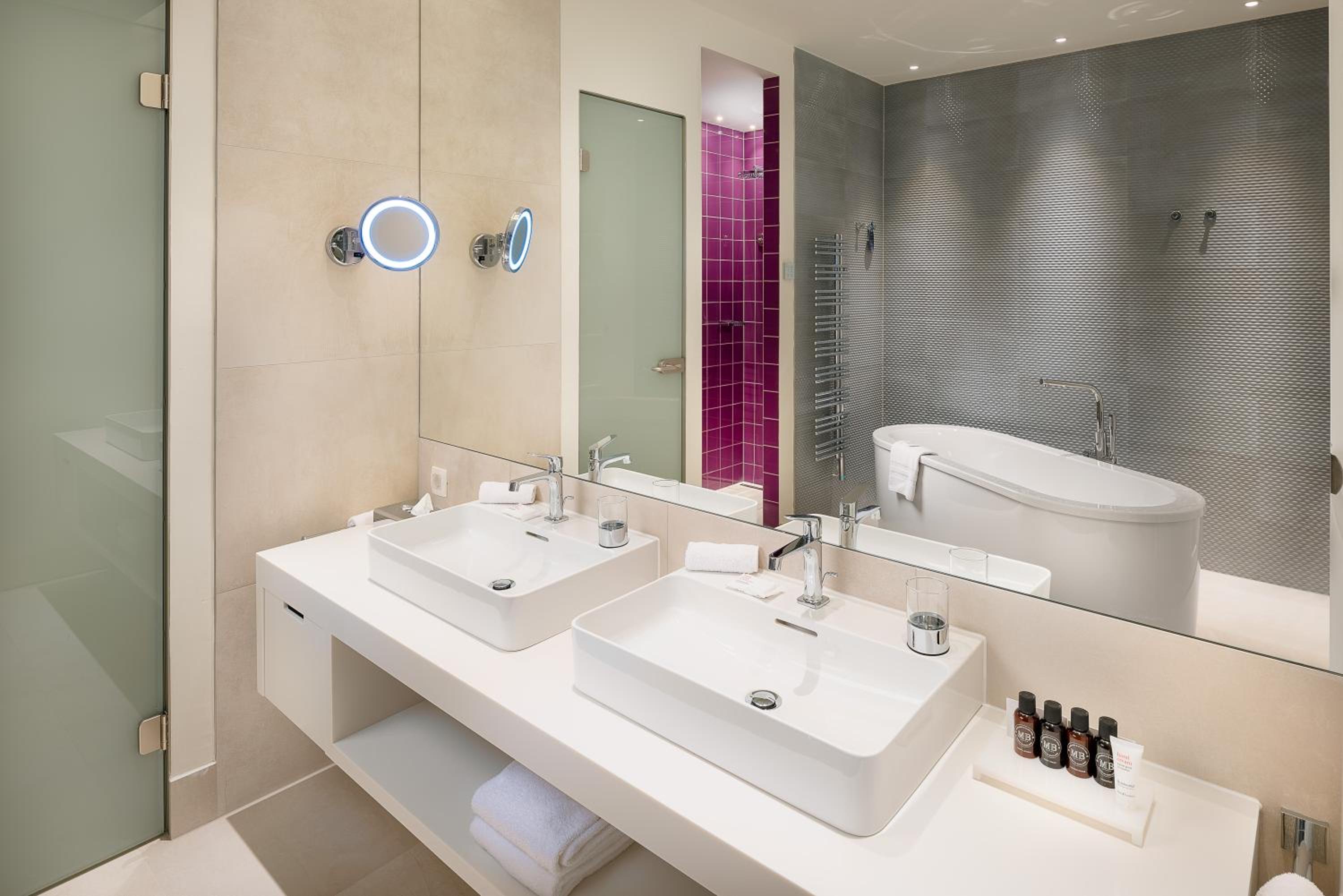 Premium Suite with Sea View and Terrace - Photo 10