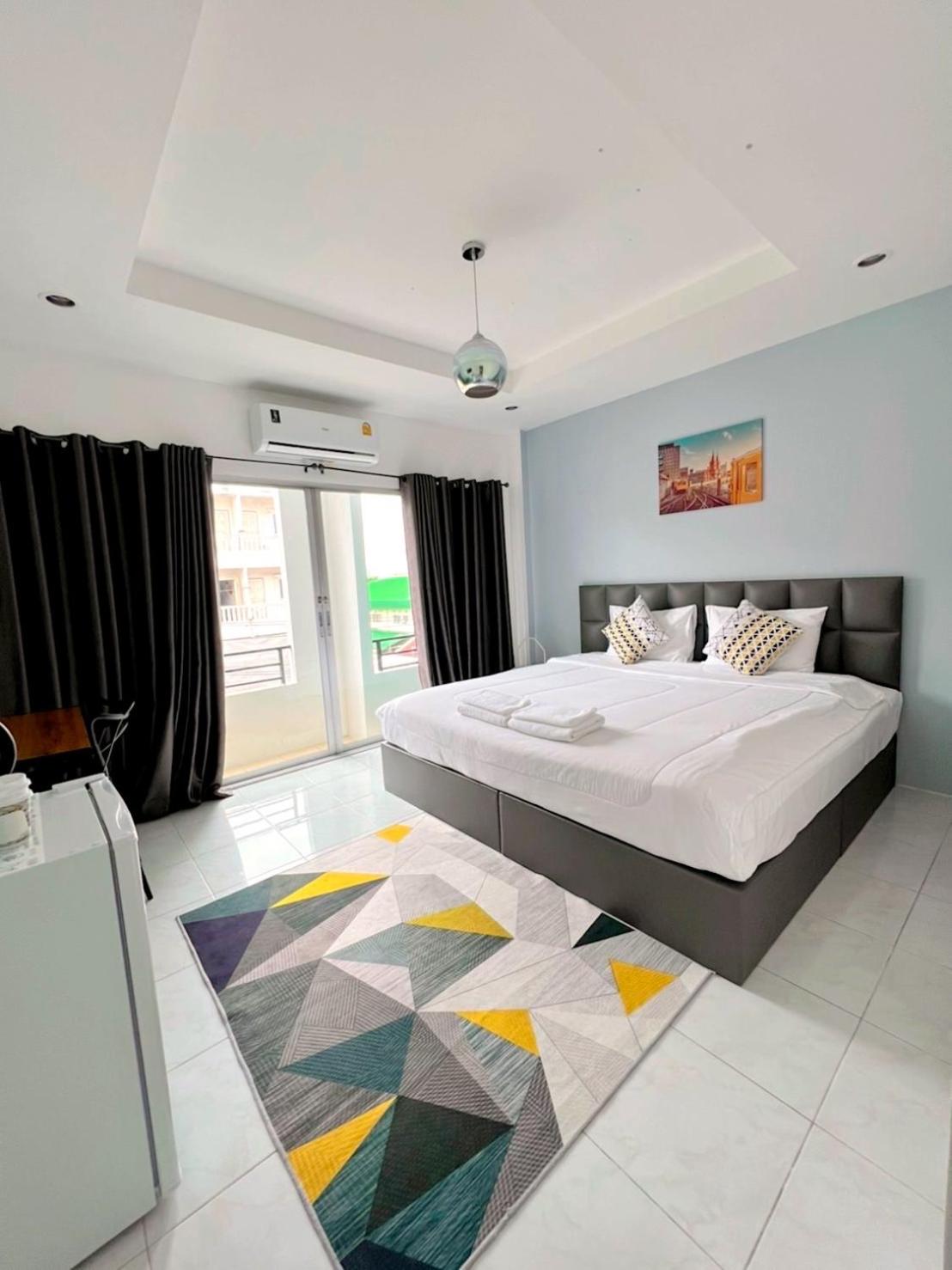 Deluxe Double Room with Balcony photo 2