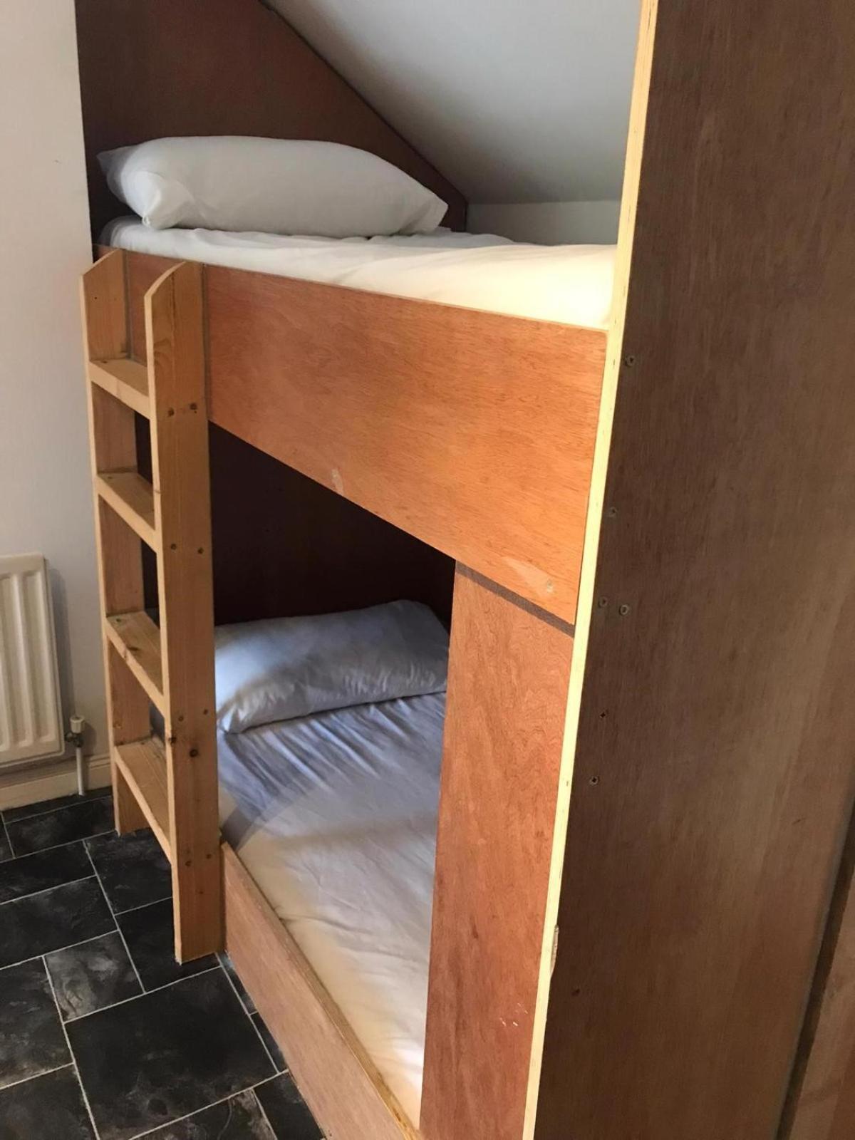 Bed in 4-Bed Mixed Dormitory Room photo 2