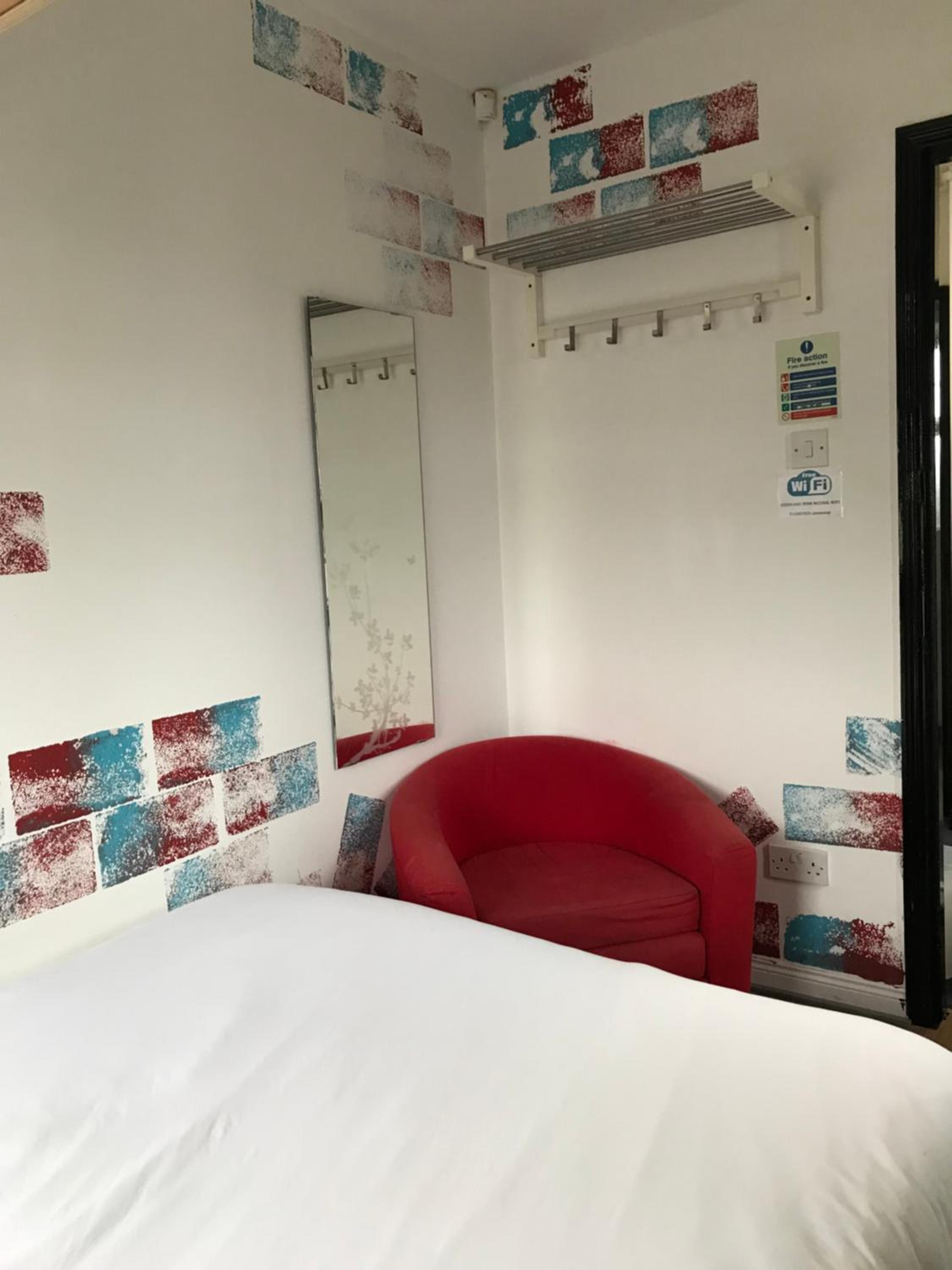 Budget Double Room photo 3