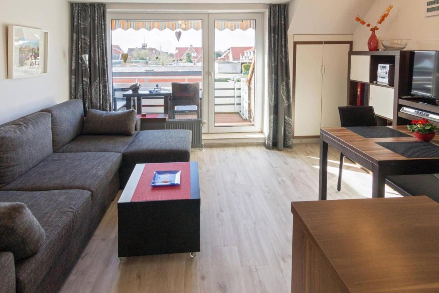 Apartment with Balcony photo 1