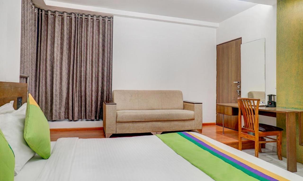 Superior King Room photo 2