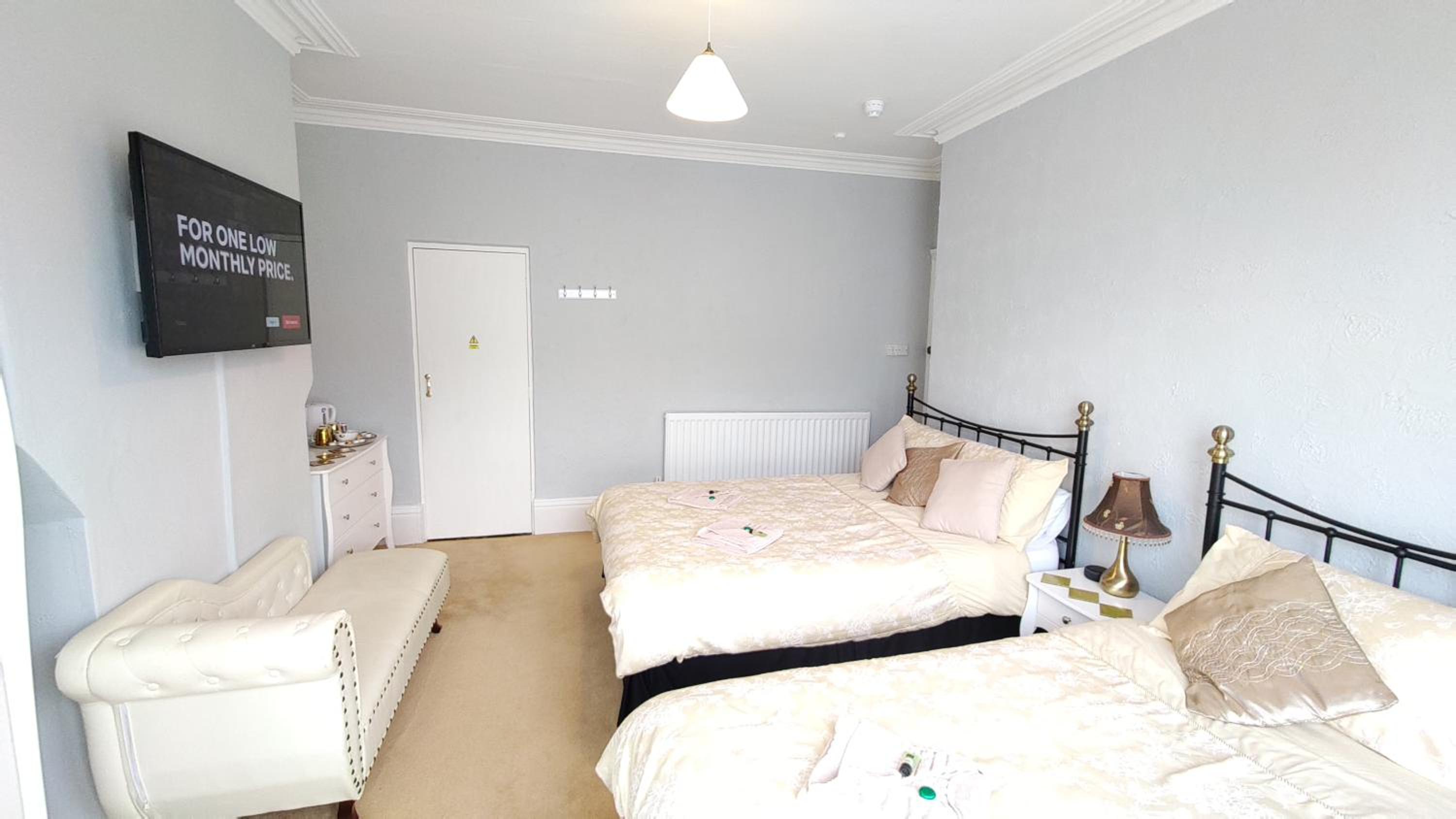 Family Room with En Suite (2 Adults + 1 Child) photo 2