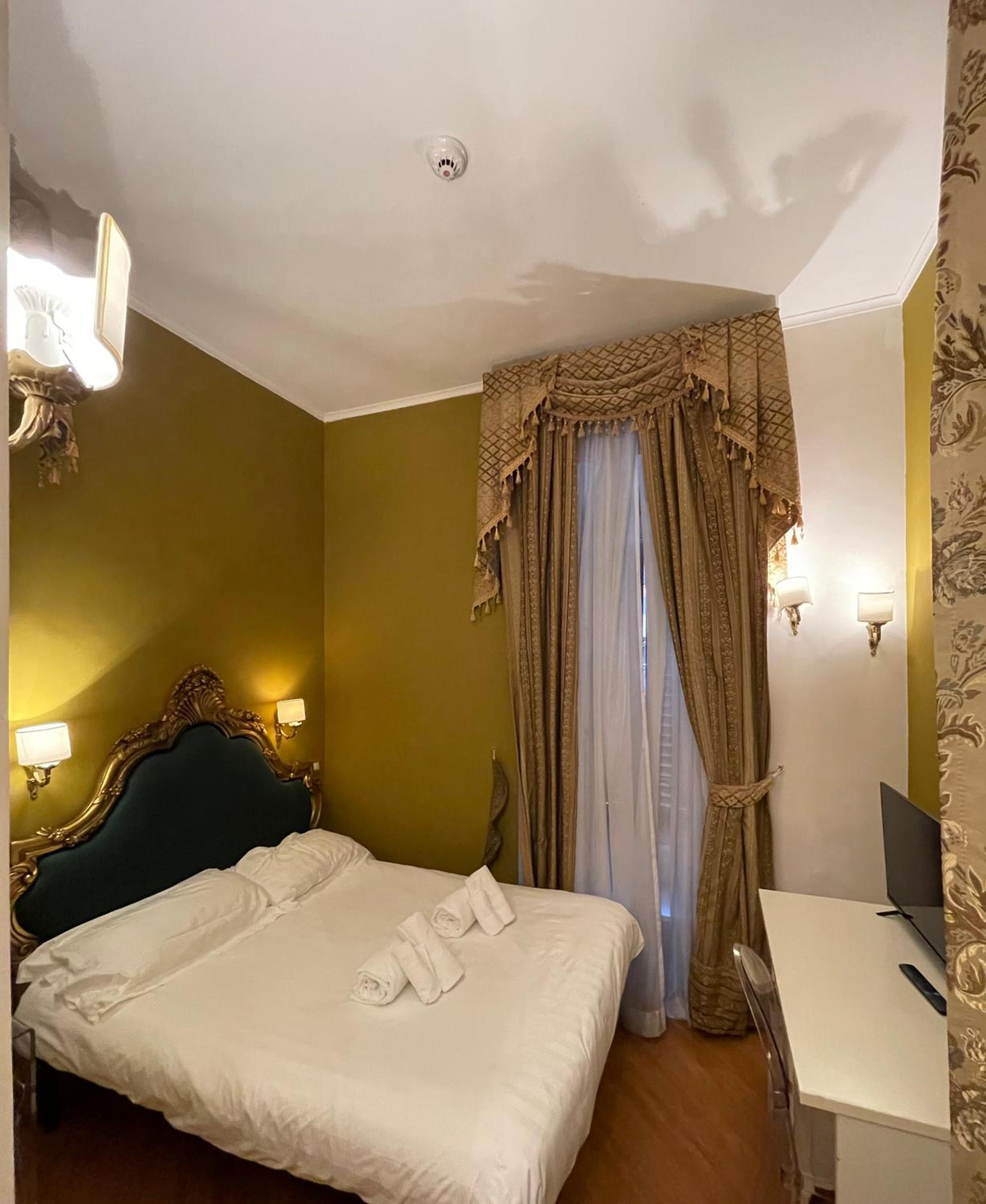 Small Double Room photo 2