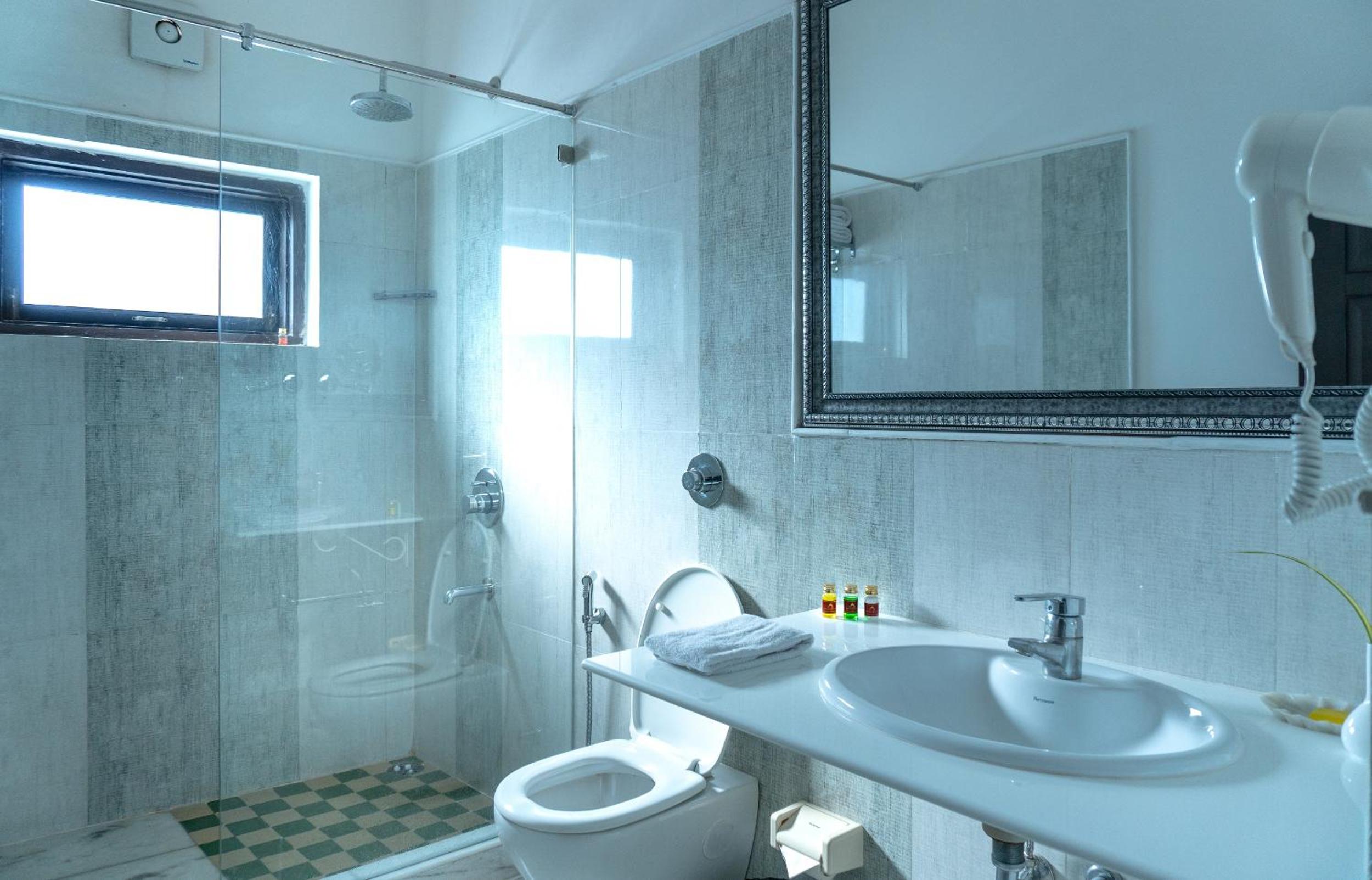 Lake View Suite Room: Complimentary Hi-Tea 04.00- 05.00 PM photo 3