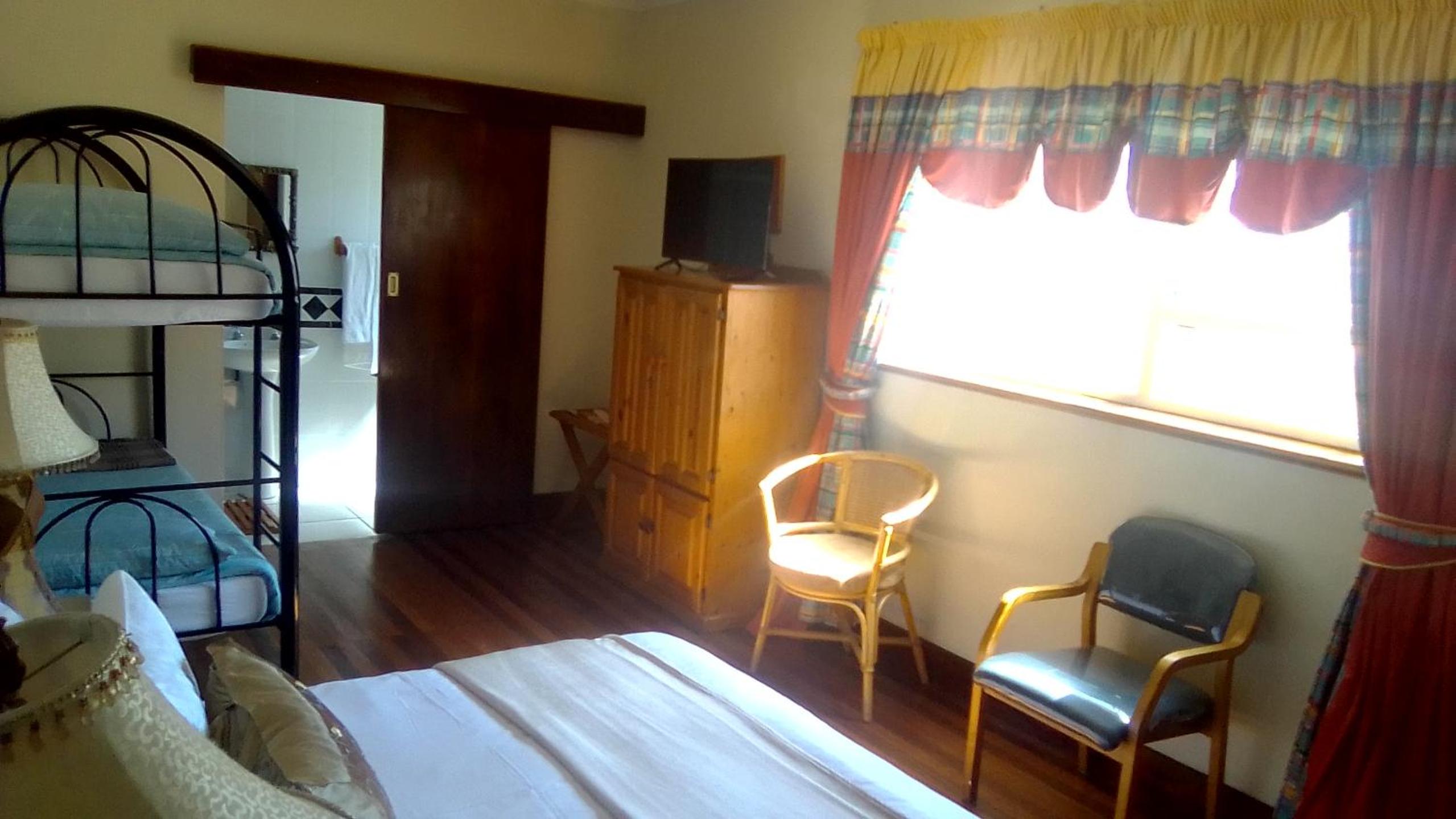 Family Room - Photo 3