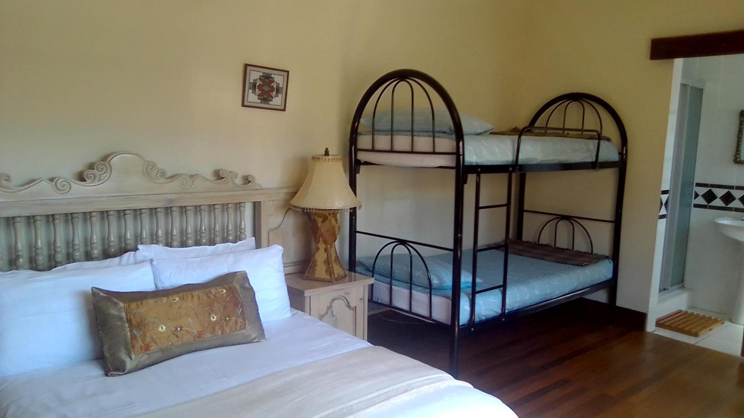 Family Room - Photo 2